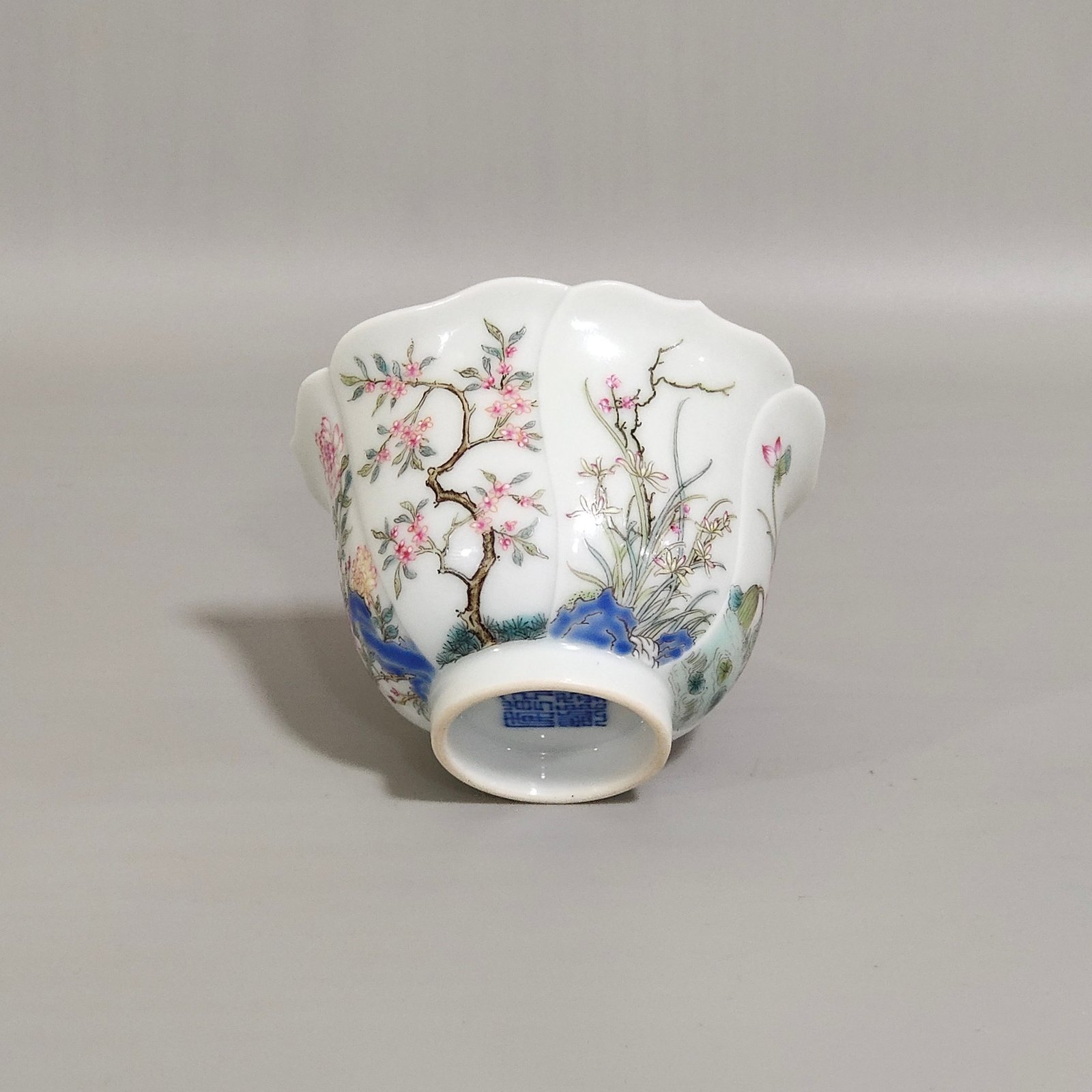 Qing Dynasty Qianlong Lotus Mouth Flower God Cup