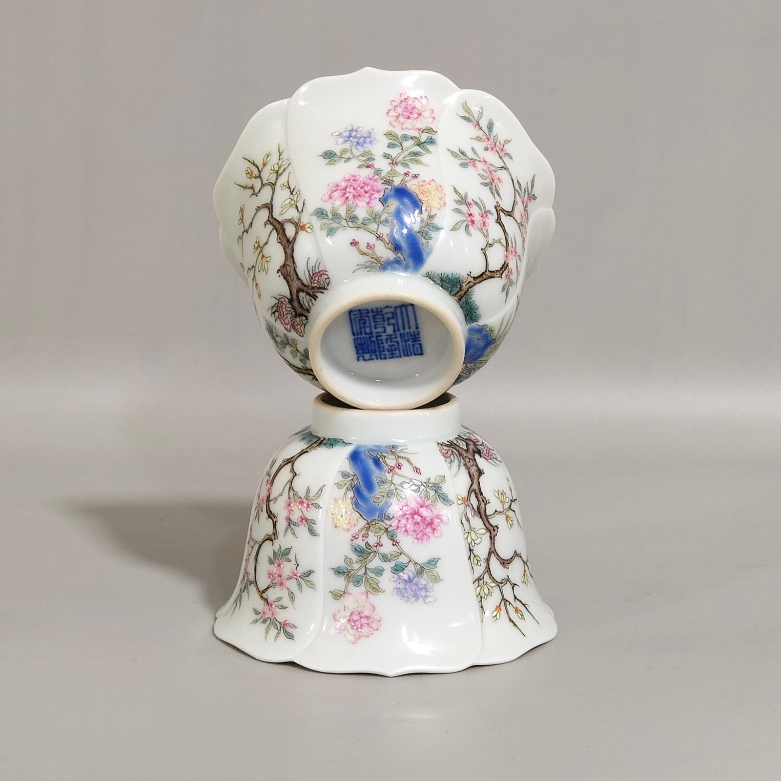 Qing Dynasty Qianlong Lotus Mouth Flower God Cup