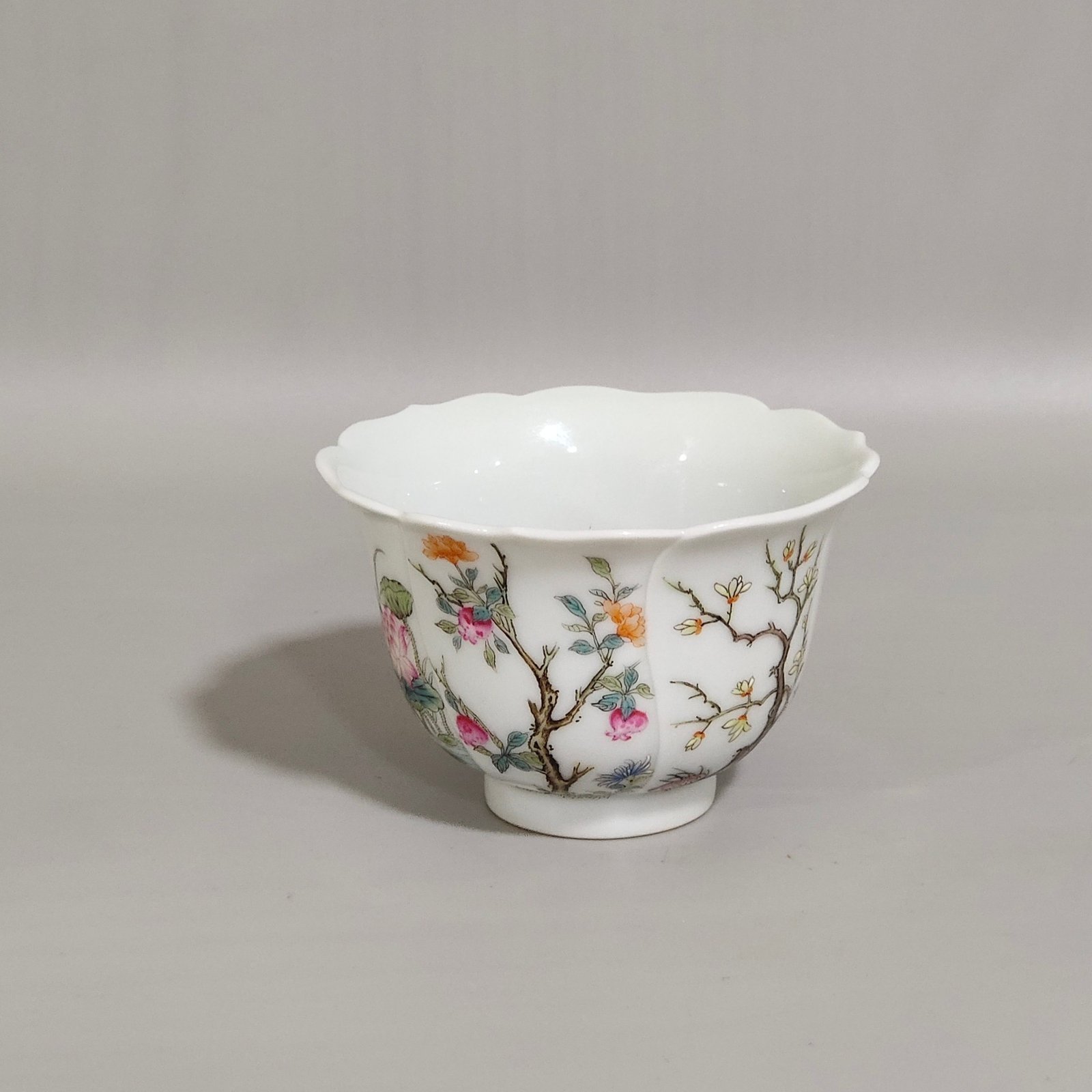 Qing Dynasty Qianlong Lotus Mouth Flower God Cup
