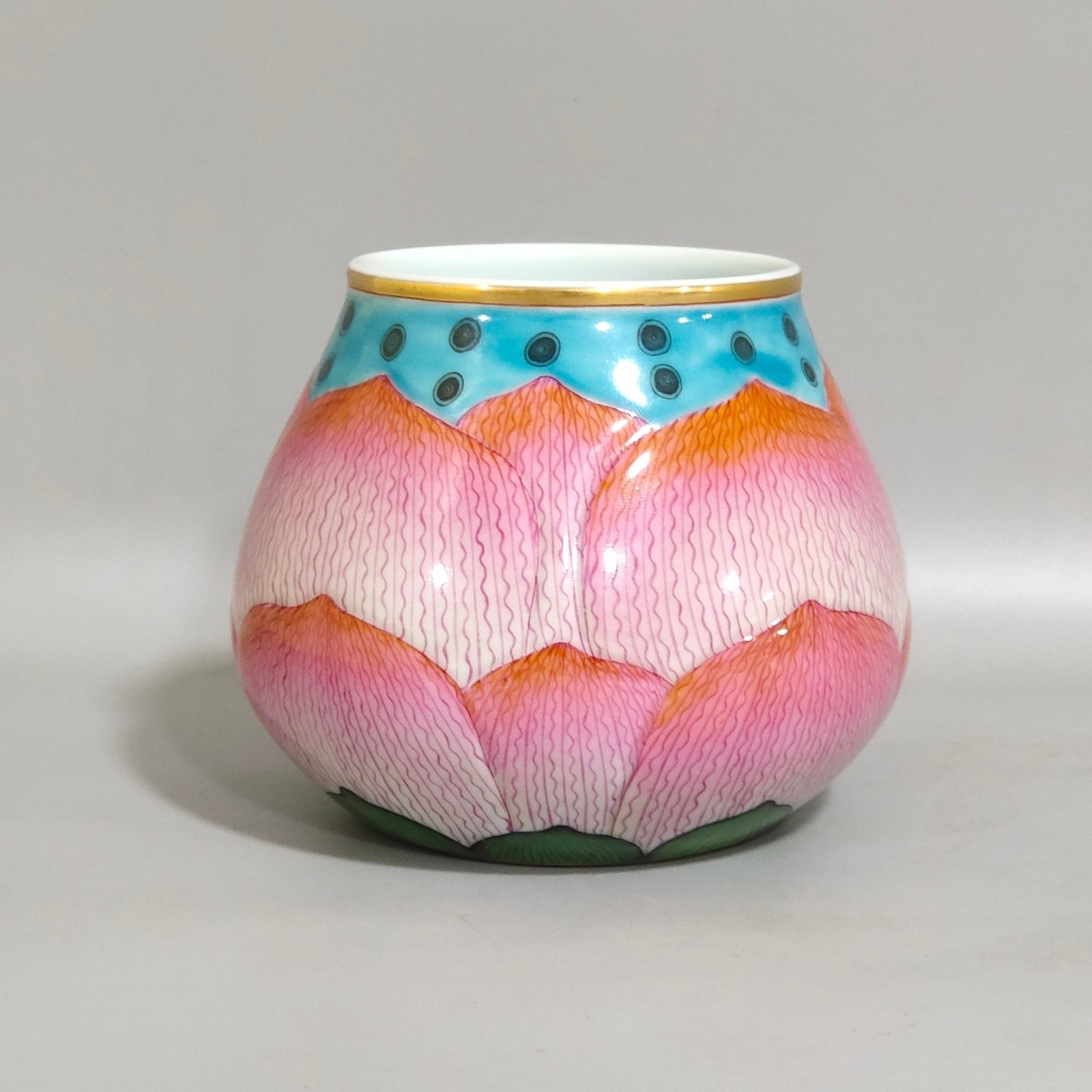 Qing Dynasty Qianlong Lotus petal bowl