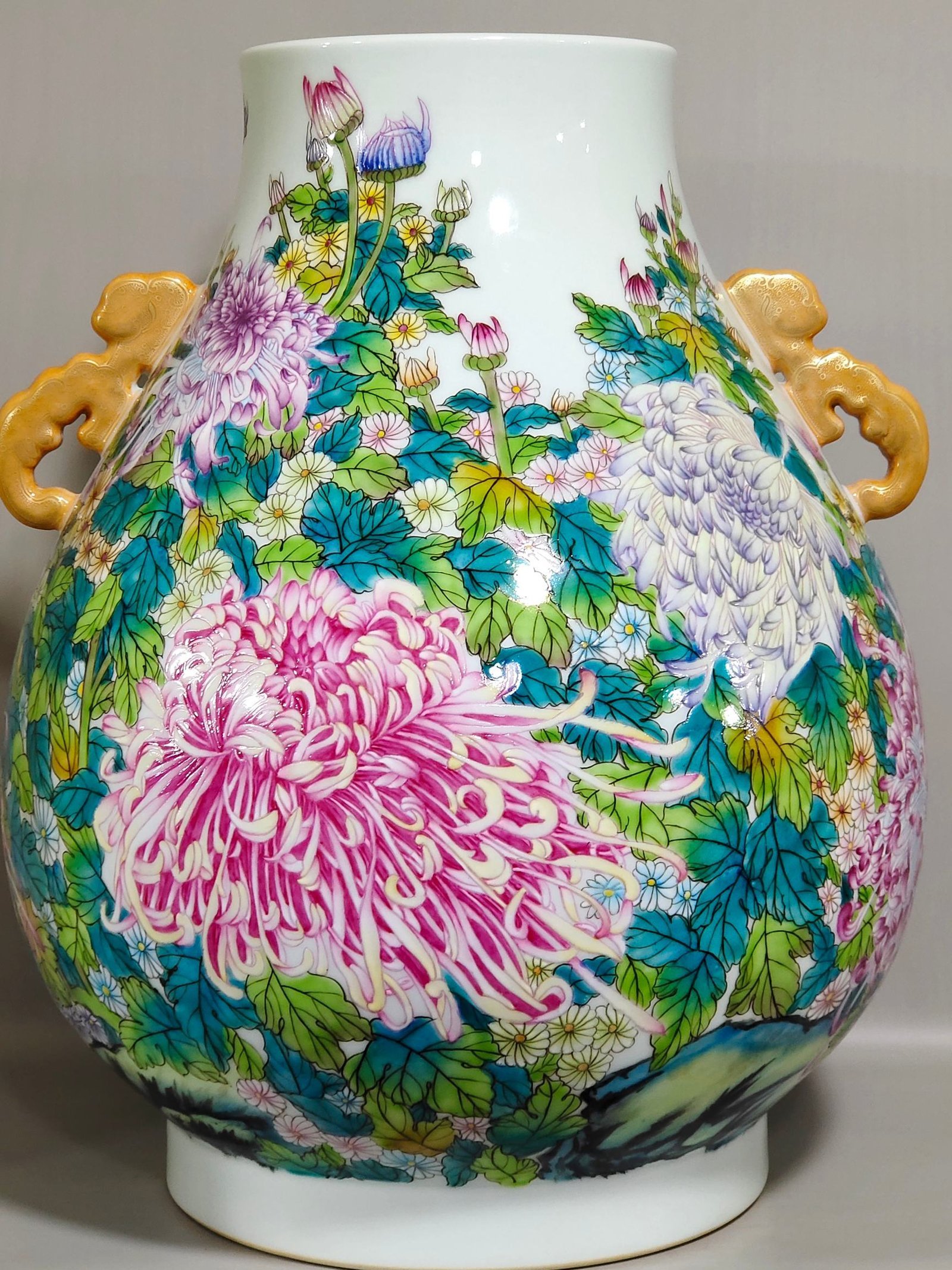 Qing Dynasty Qianlong Chrysanthemum Buddha barrel statue