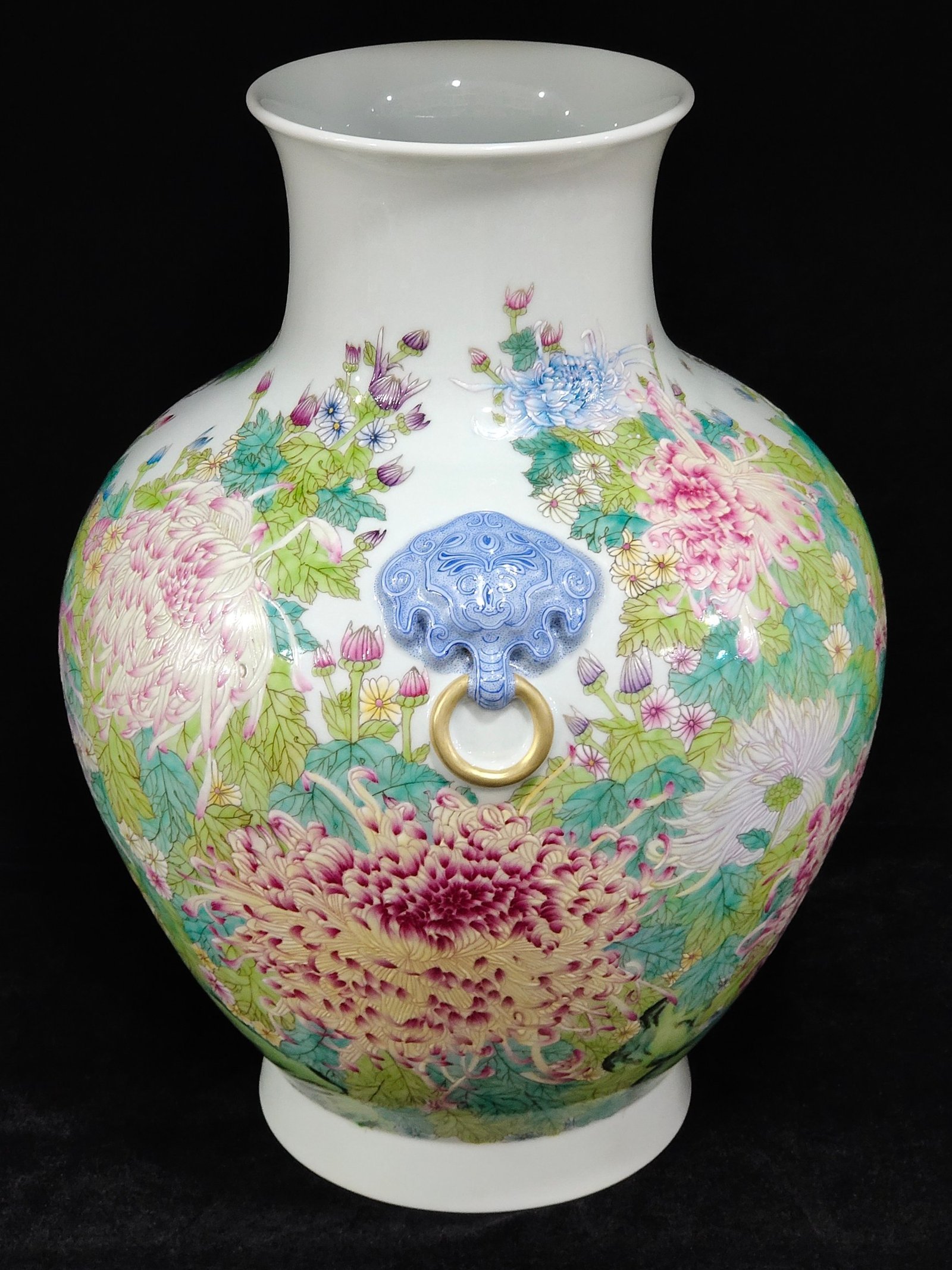 Qing Dynasty Qianlong Famille Rose Chrysanthemum Vase