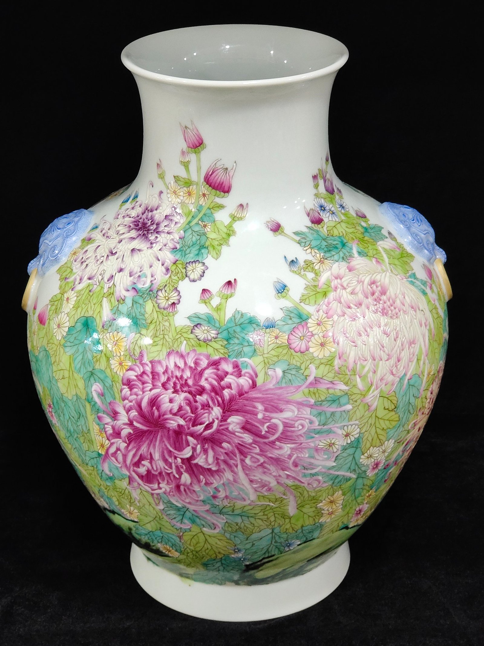 Qing Dynasty Qianlong Famille Rose Chrysanthemum Vase