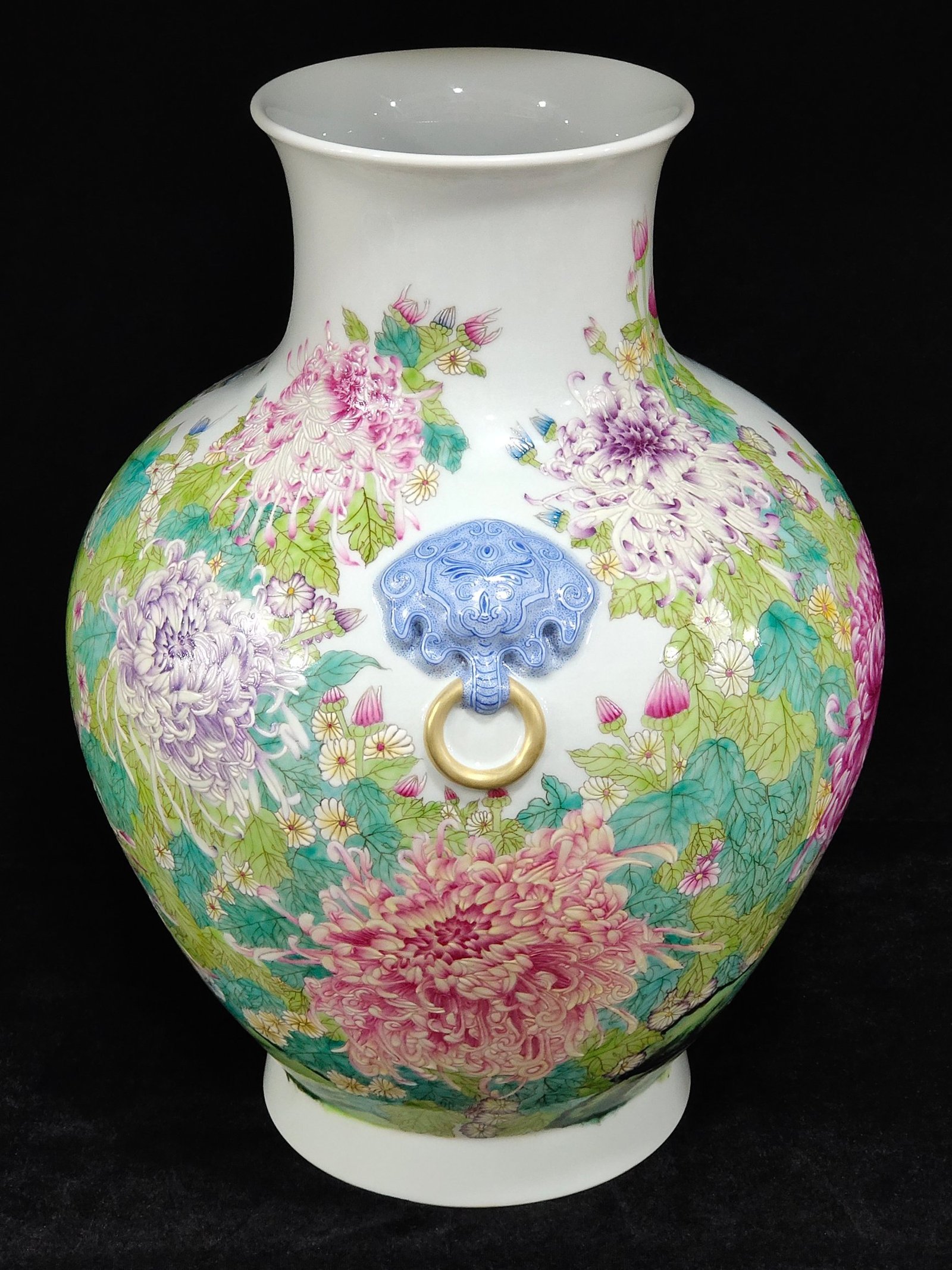 Qing Dynasty Qianlong Famille Rose Chrysanthemum Vase