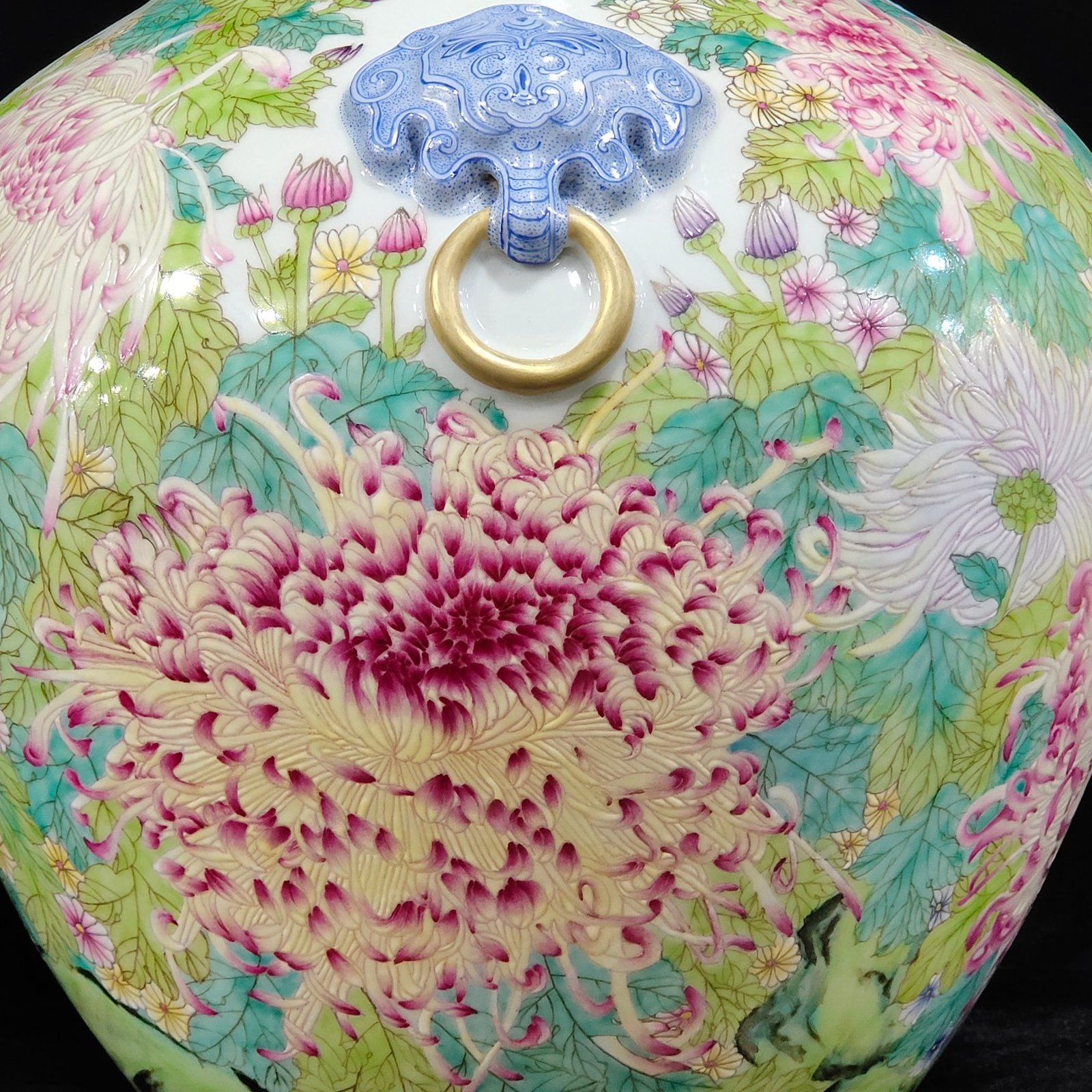 Qing Dynasty Qianlong Famille Rose Chrysanthemum Vase