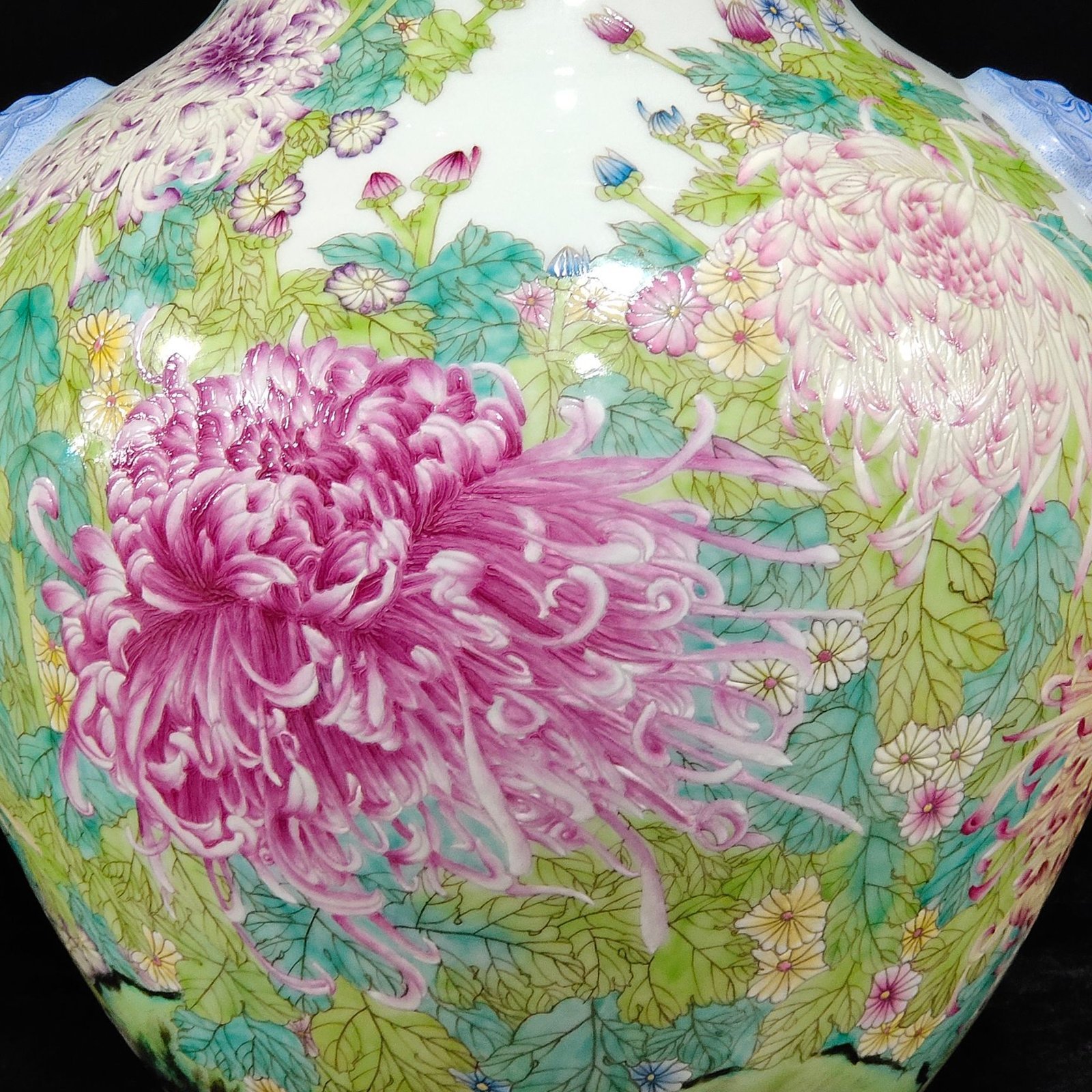 Qing Dynasty Qianlong Famille Rose Chrysanthemum Vase