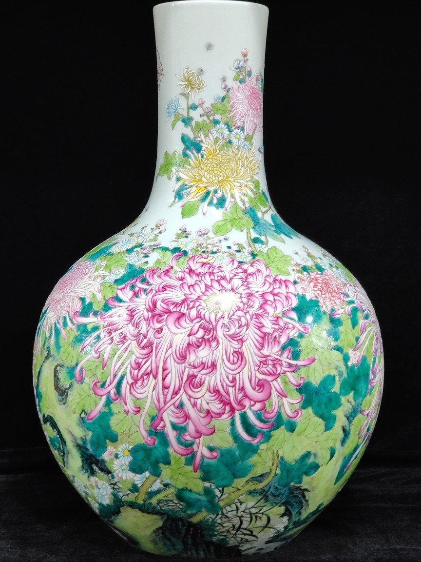 Qing Dynasty Qianlong Chrysanthemum celestial vase