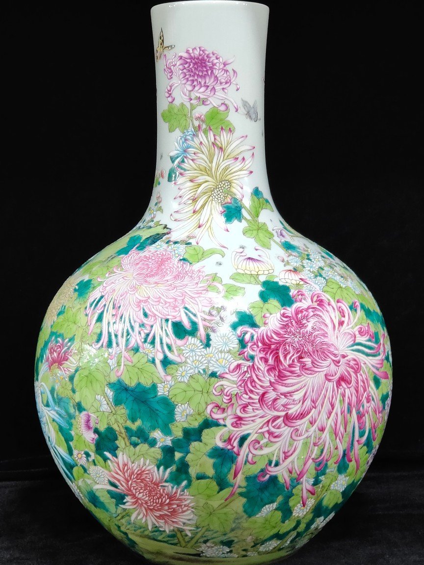Qing Dynasty Qianlong Chrysanthemum celestial vase
