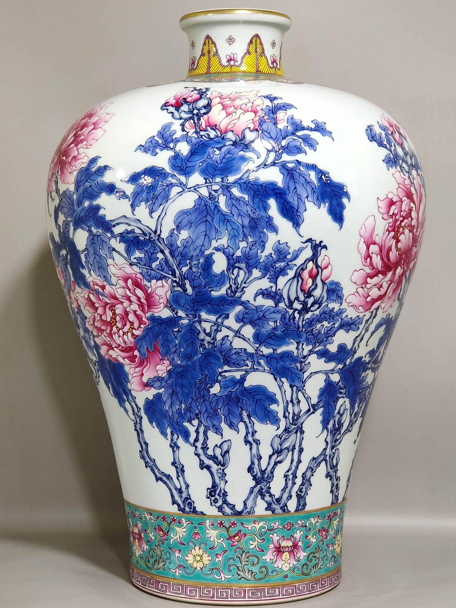 Qing Dynasty Qianlong A large blue plum vase with peonies and poems written