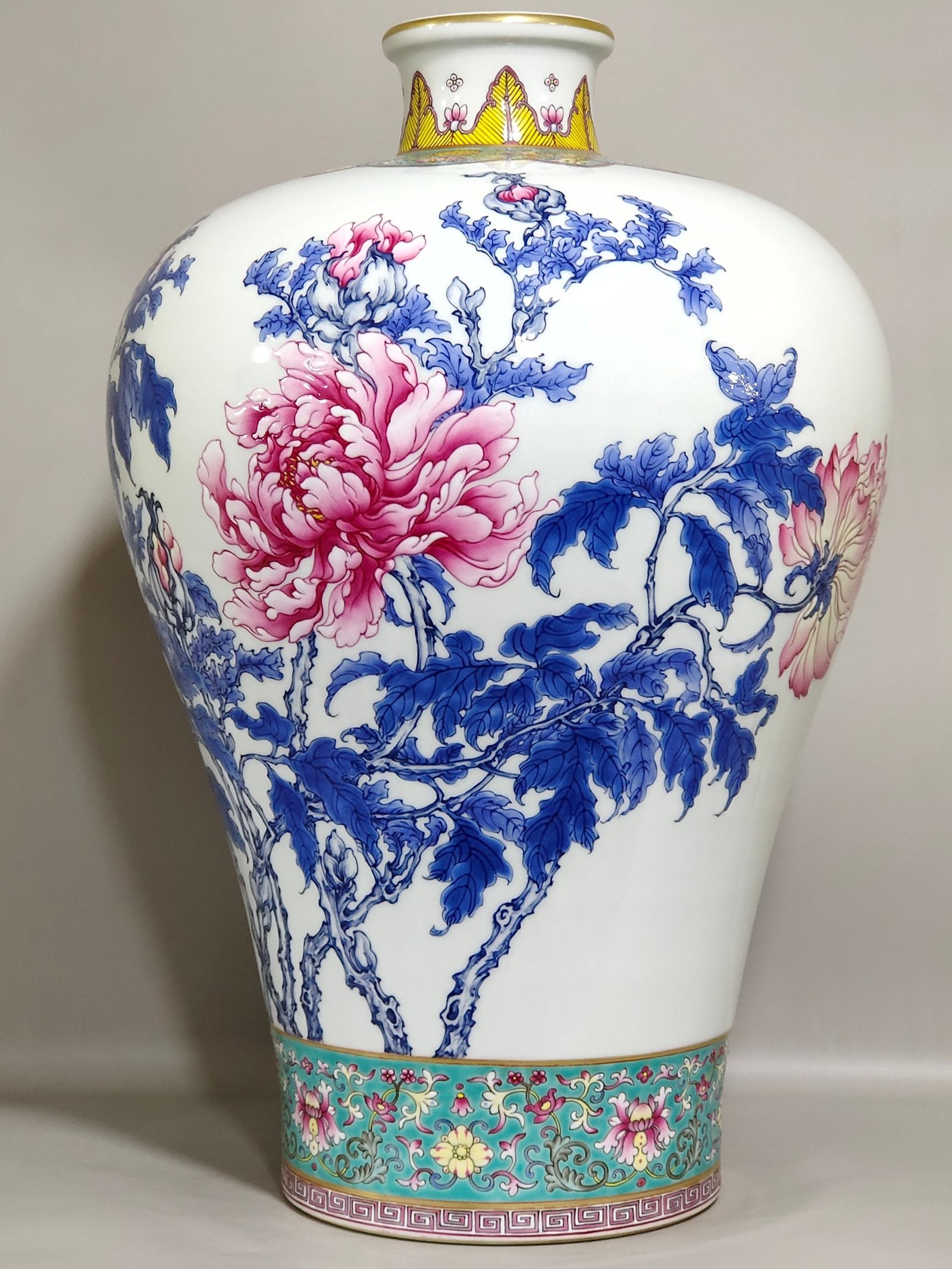 Qing Dynasty Qianlong A large blue plum vase with peonies and poems written