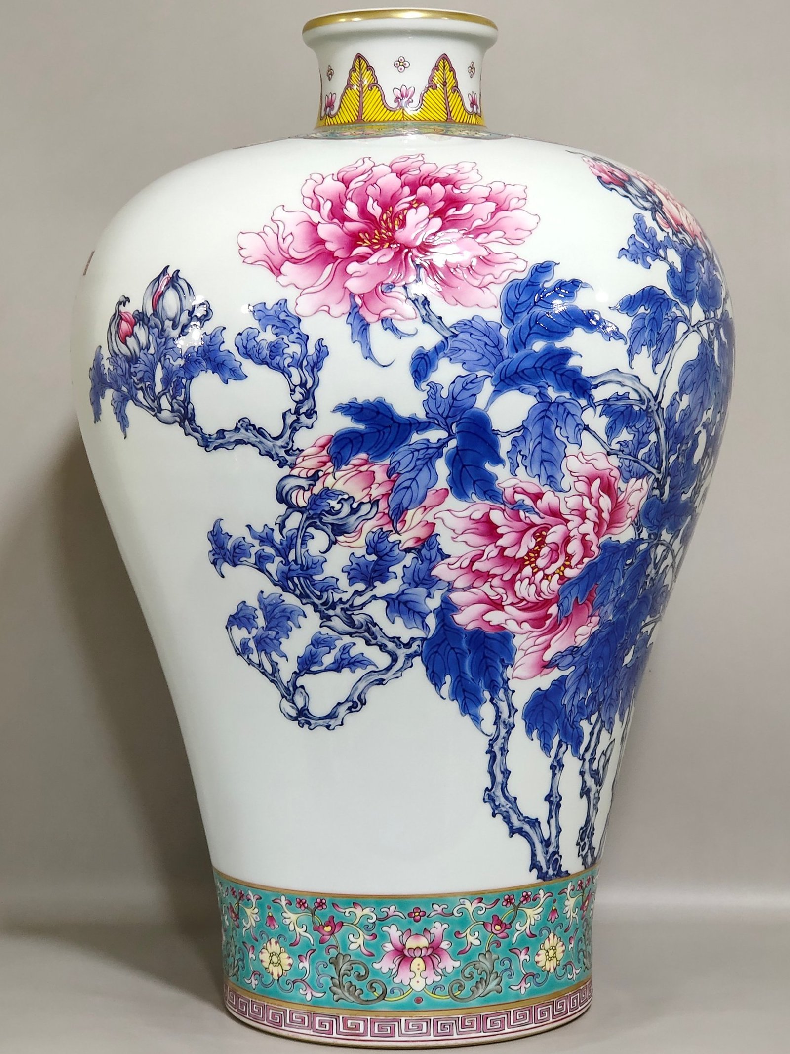 Qing Dynasty Qianlong A large blue plum vase with peonies and poems written