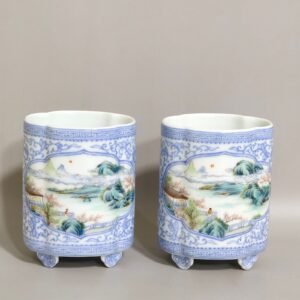 Qing Dynasty Qianlong blue material pen holder with green edge and window