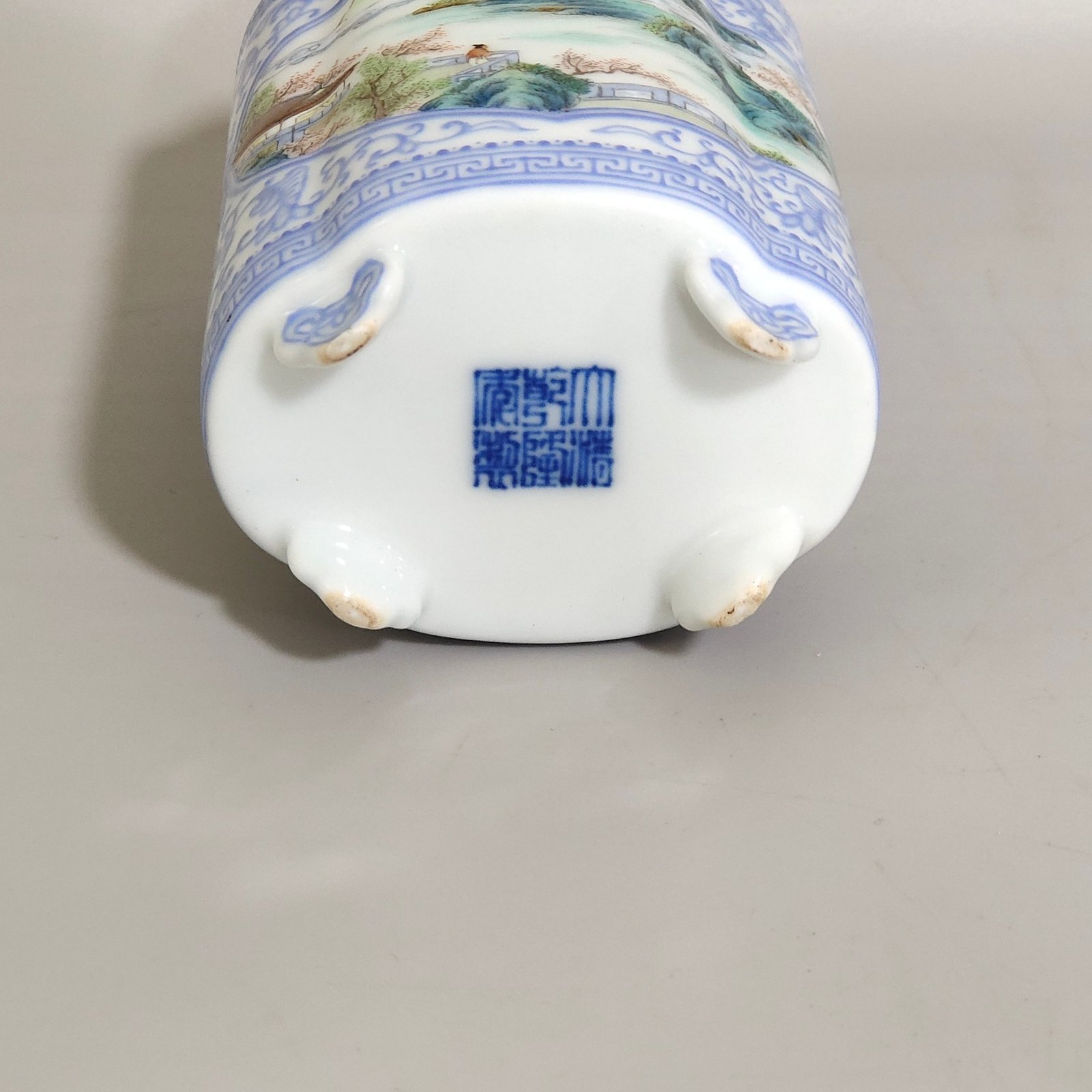 Qing Dynasty Qianlong blue material pen holder with green edge and window