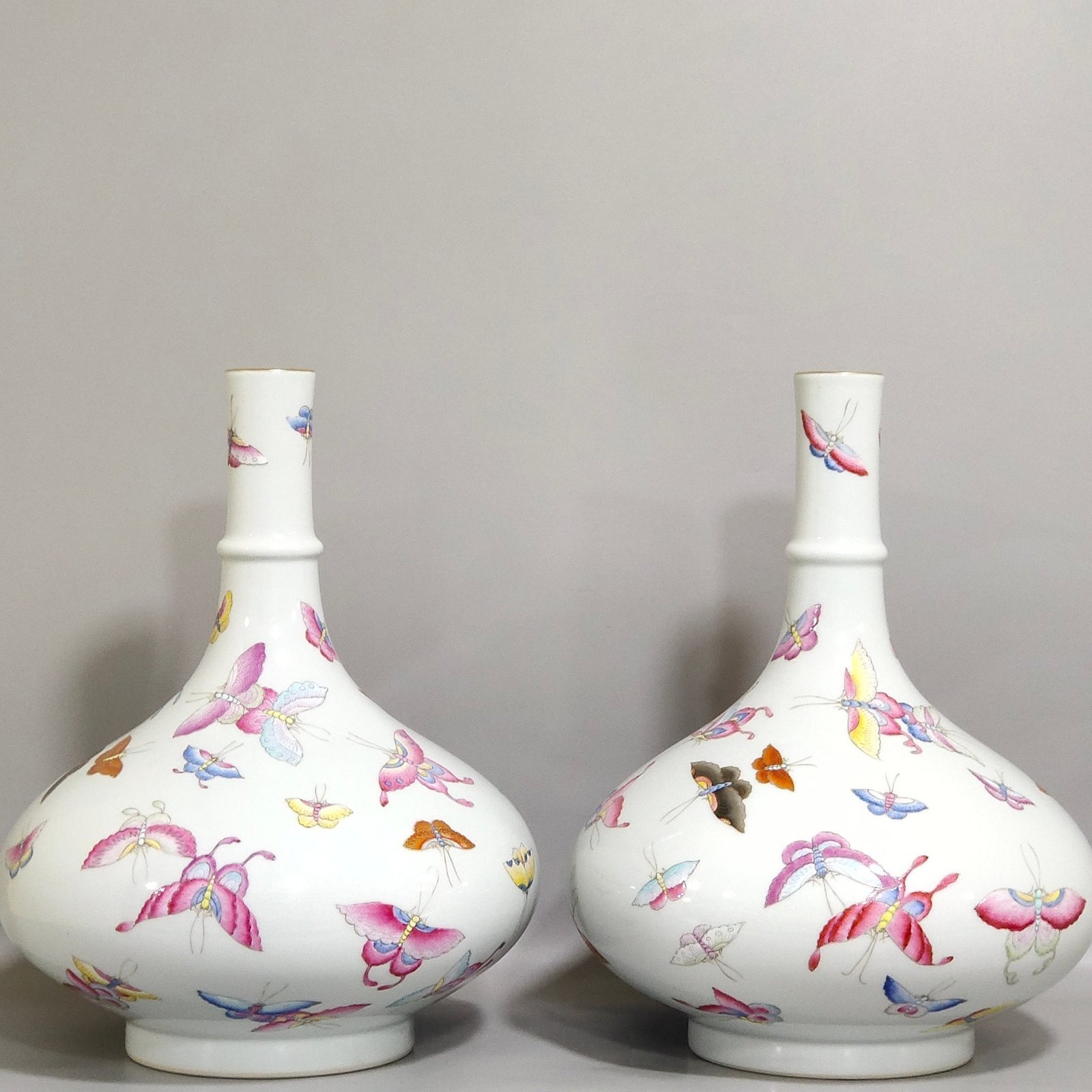 Qing Dynasty Qianlong butterfly vase