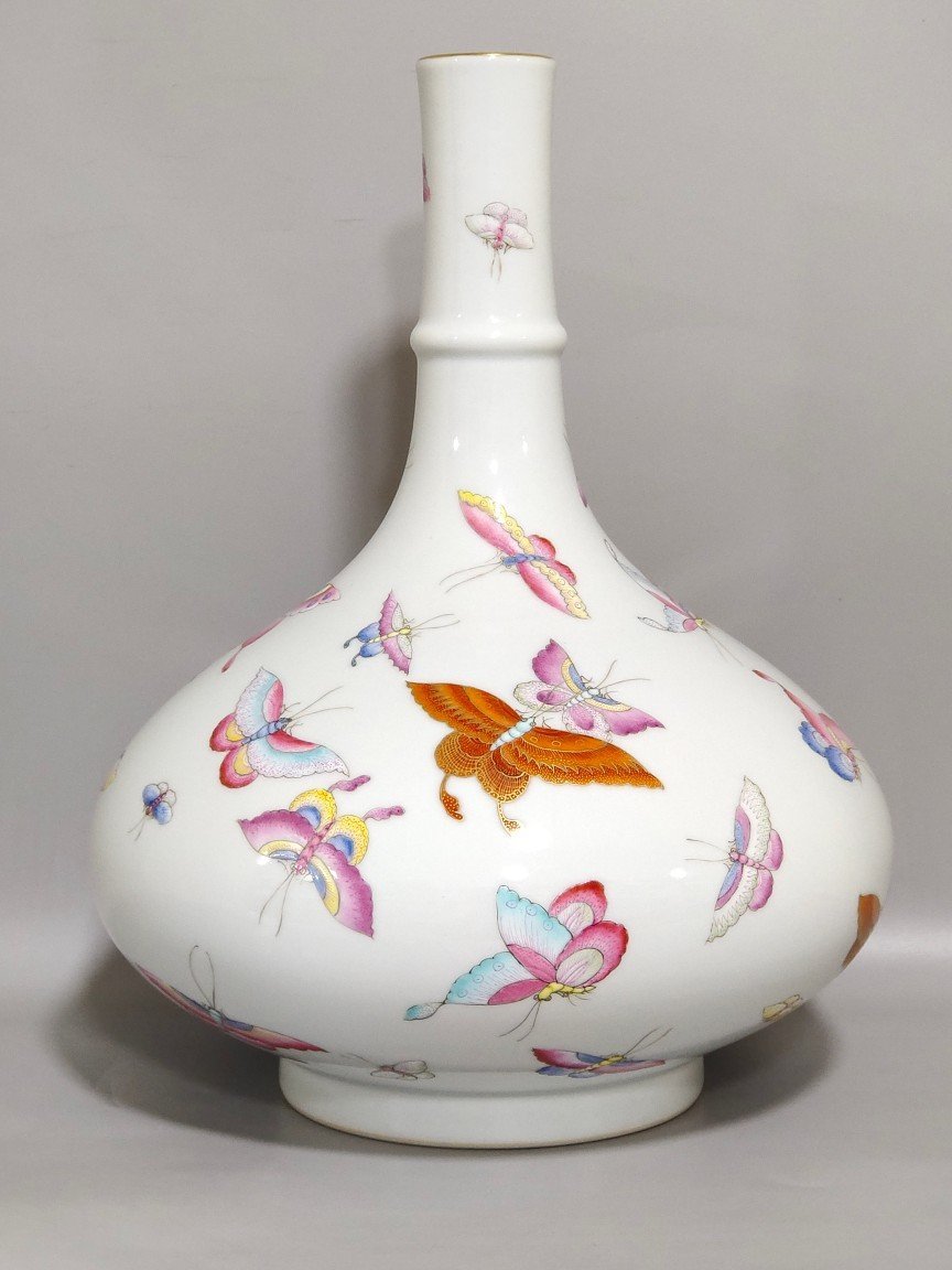Qing Dynasty Qianlong butterfly vase