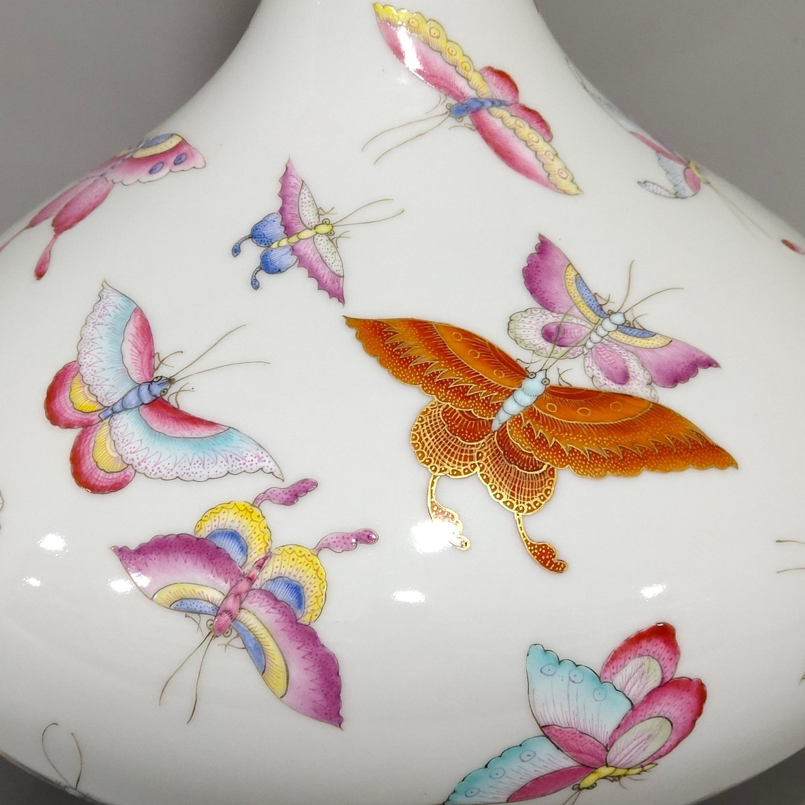 Qing Dynasty Qianlong butterfly vase