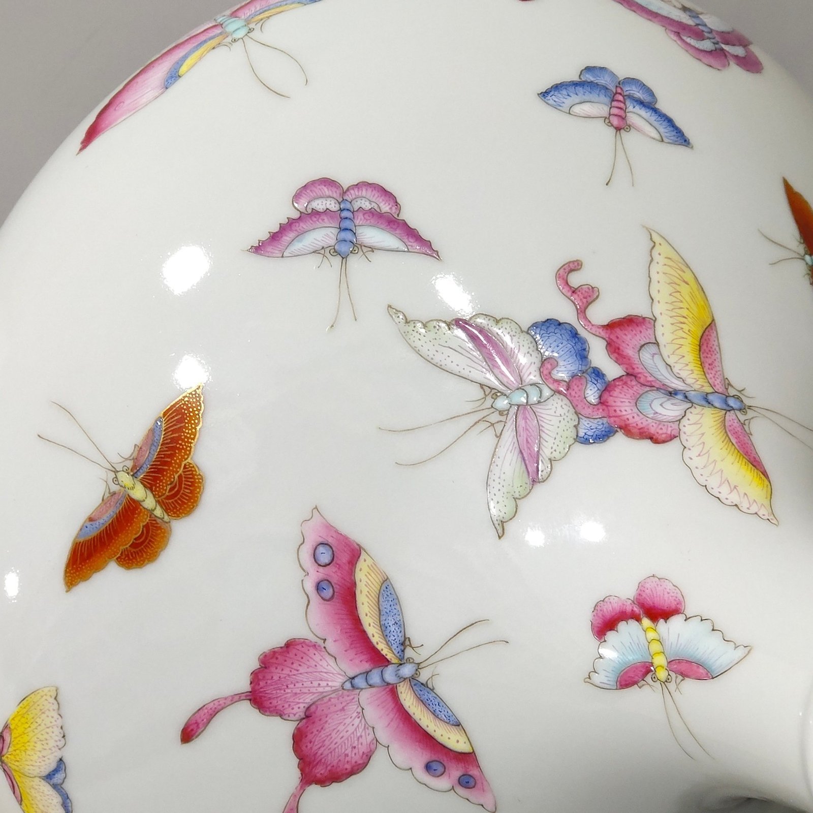 Qing Dynasty Qianlong butterfly vase