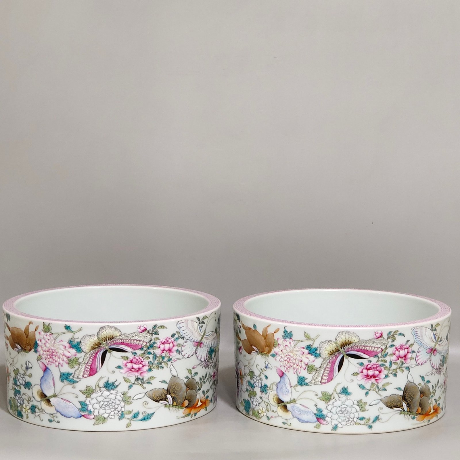 Qing Dynasty Qianlong butterfly love flower wash