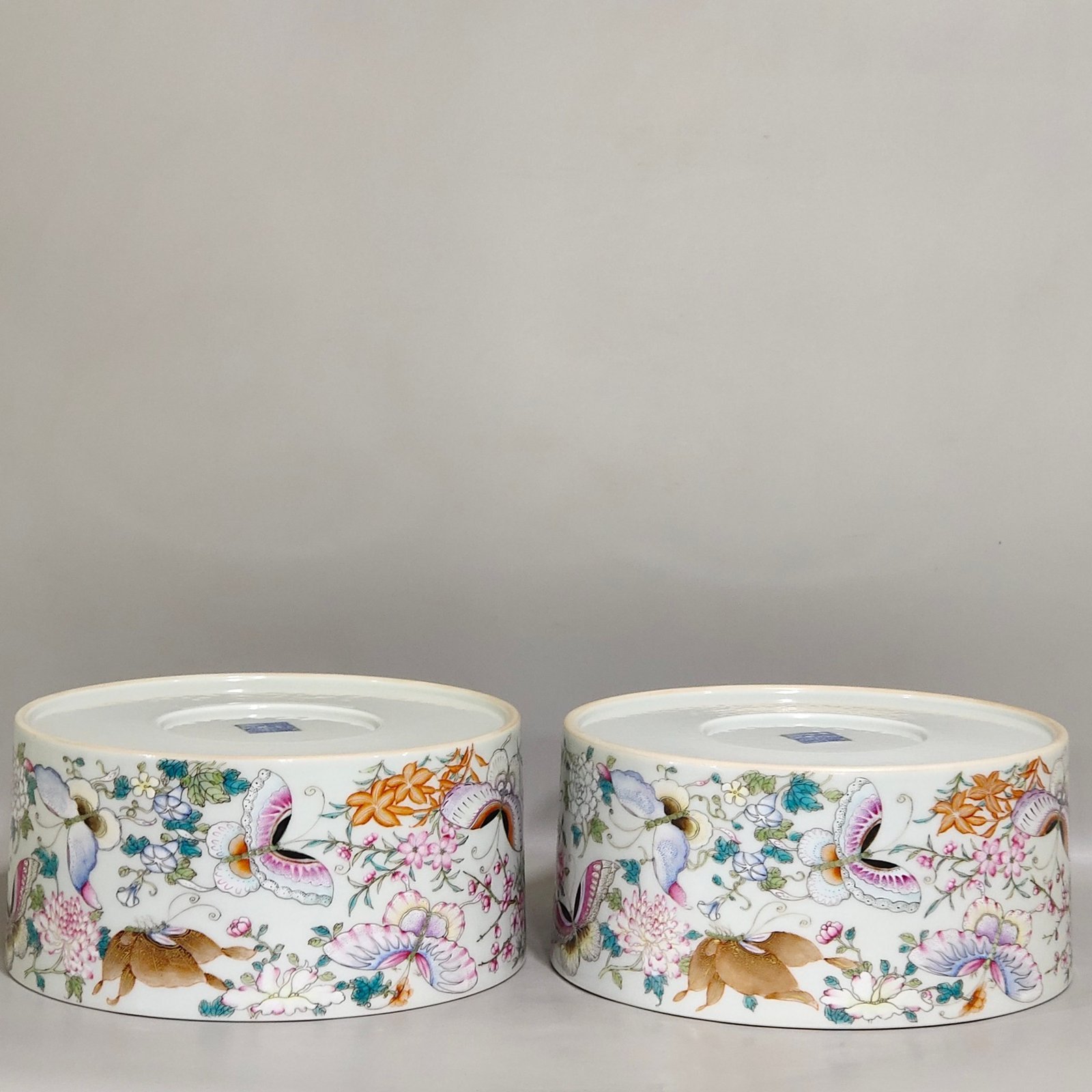 Qing Dynasty Qianlong butterfly love flower wash