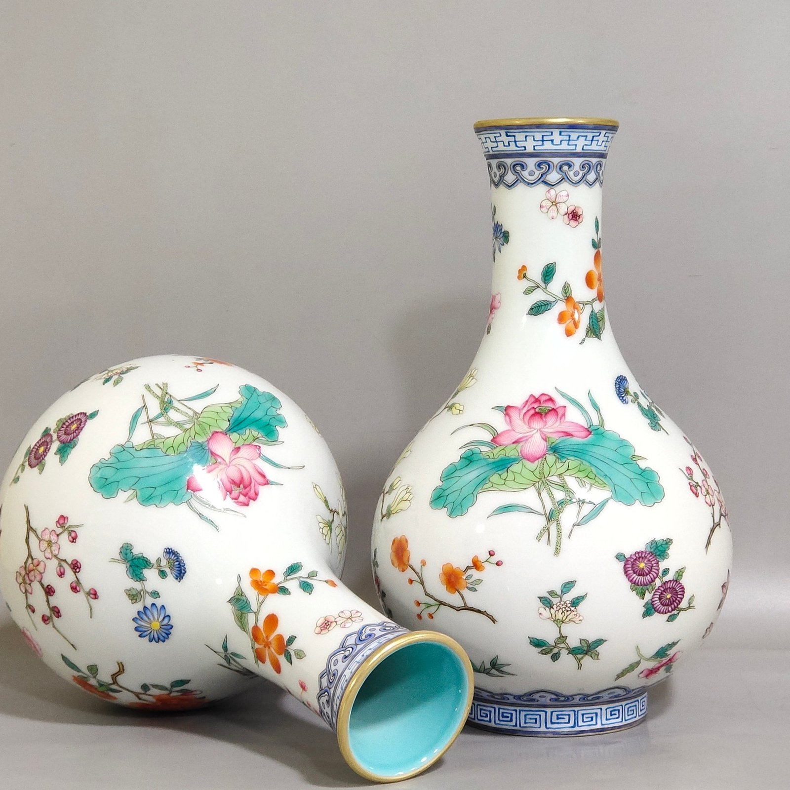 Qing Dynasty Qianlong Butterfly Lianhua Jade Pot Spring