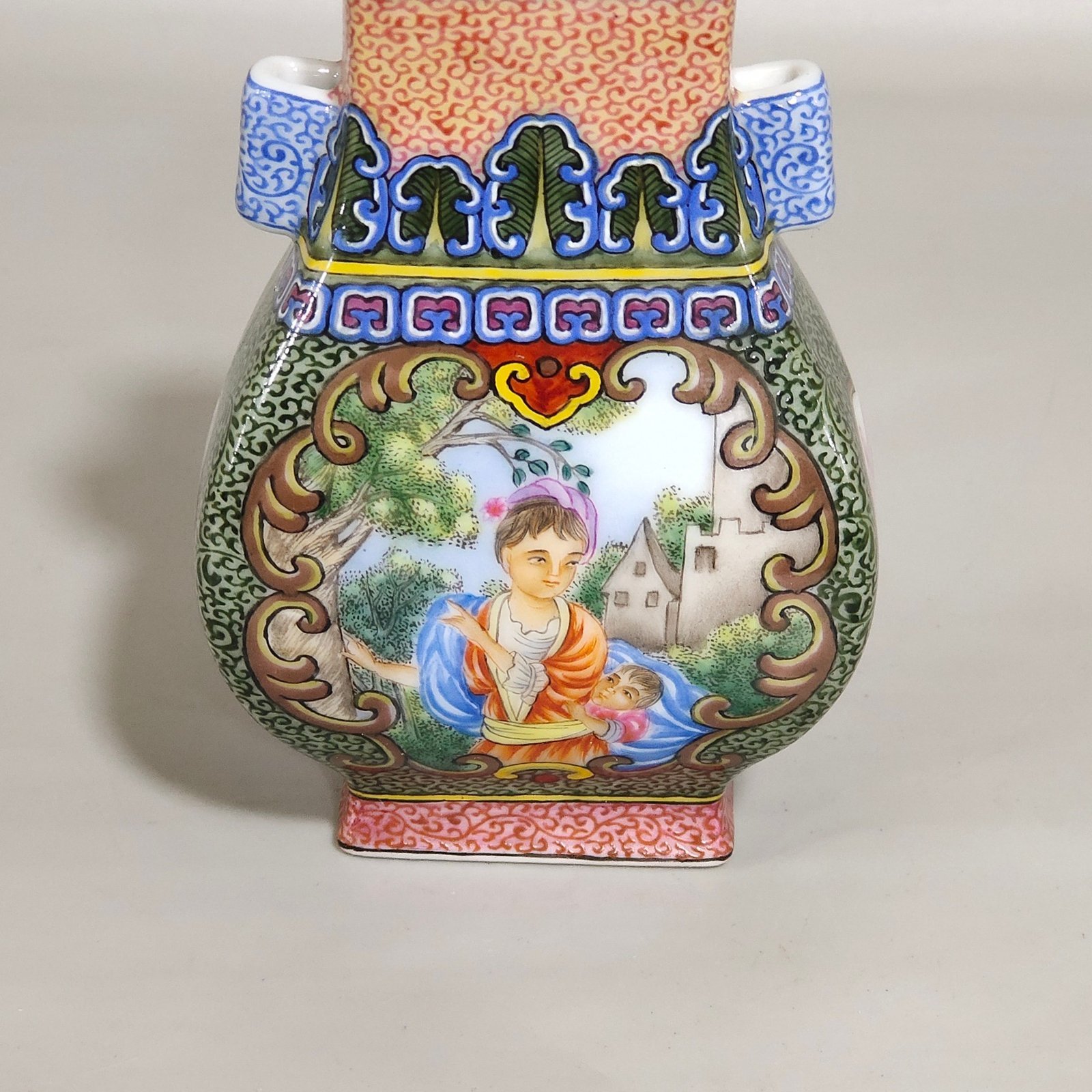Qing Dynasty Qianlong Western figure amphorae