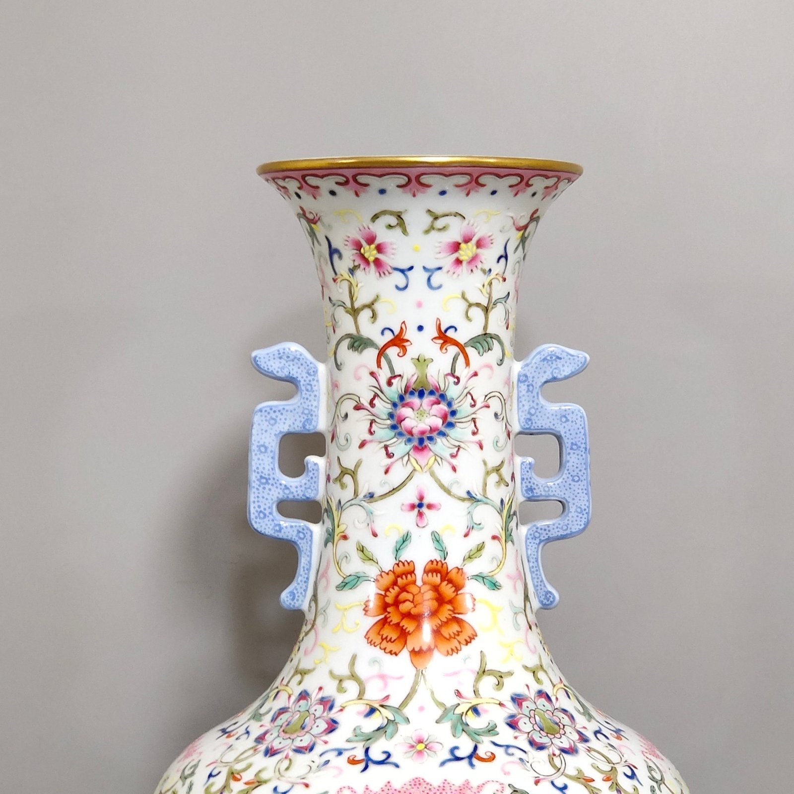 Qing Dynasty Qianlong Xipan Lian Fu Shou Lian Amphora
