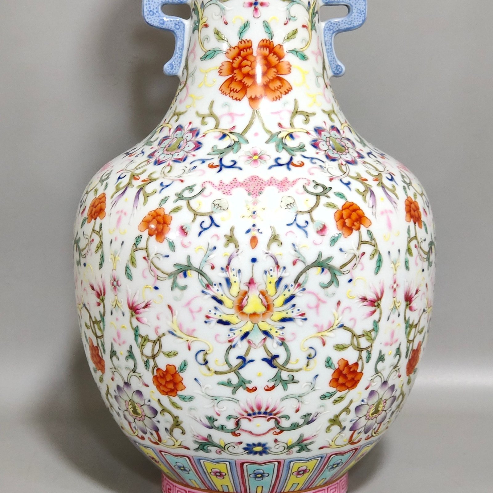 Qing Dynasty Qianlong Xipan Lian Fu Shou Lian Amphora