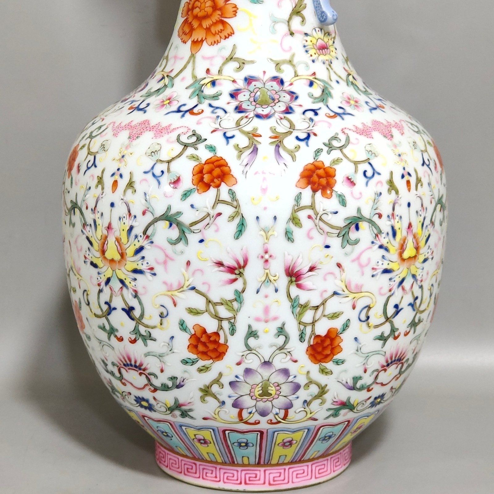 Qing Dynasty Qianlong Xipan Lian Fu Shou Lian Amphora