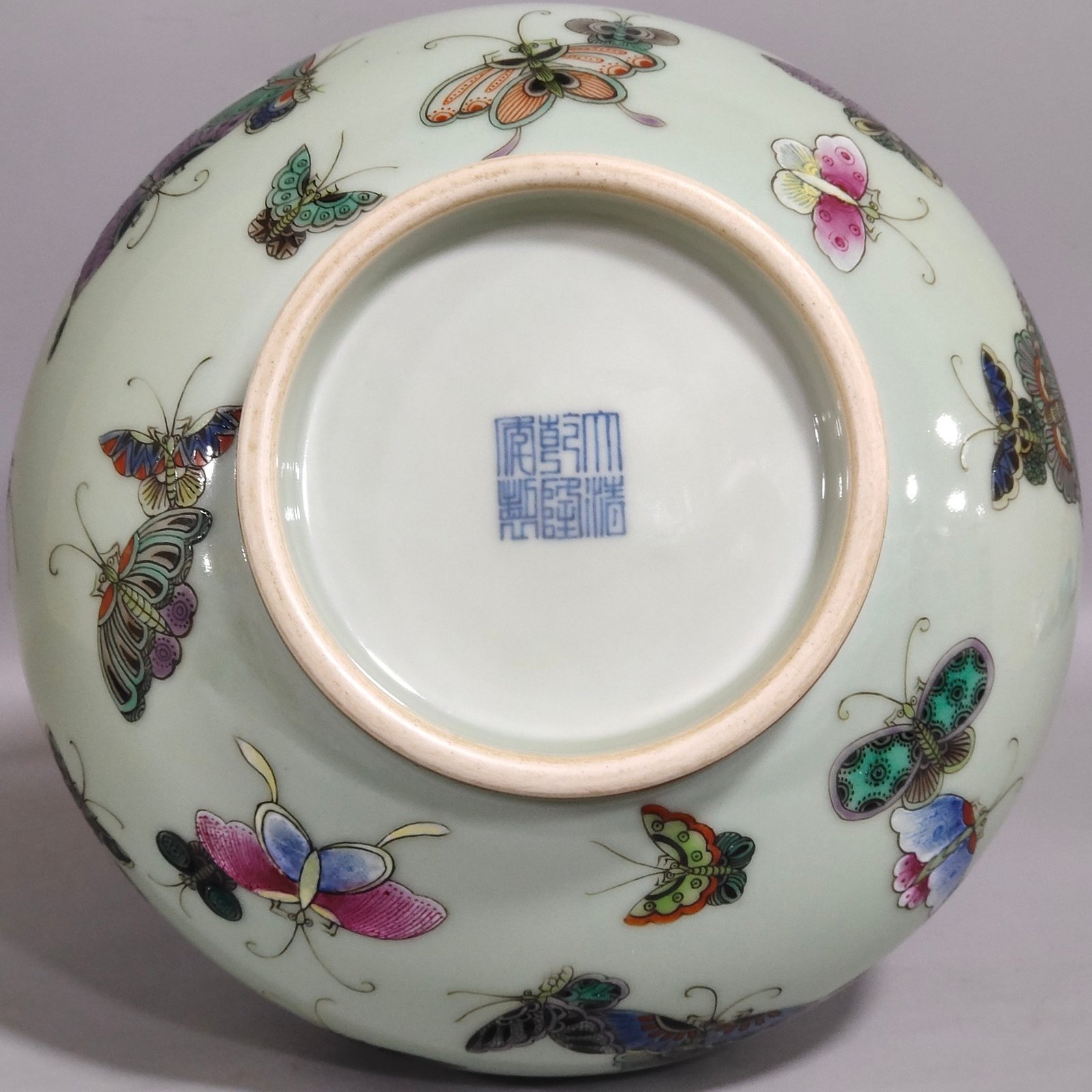 Qing Dynasty Qianlong bean green glaze double eared flat vase