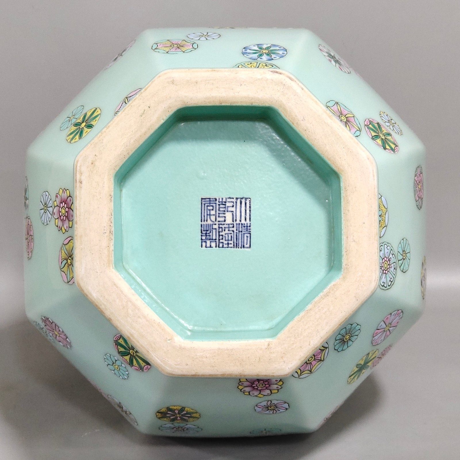 Qing Dynasty Qianlong bean green glaze leather ball flower deer head statue