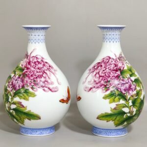 Qing Dynasty Qianlong Castiglione enamel chrysanthemum poem jade pot spring vase