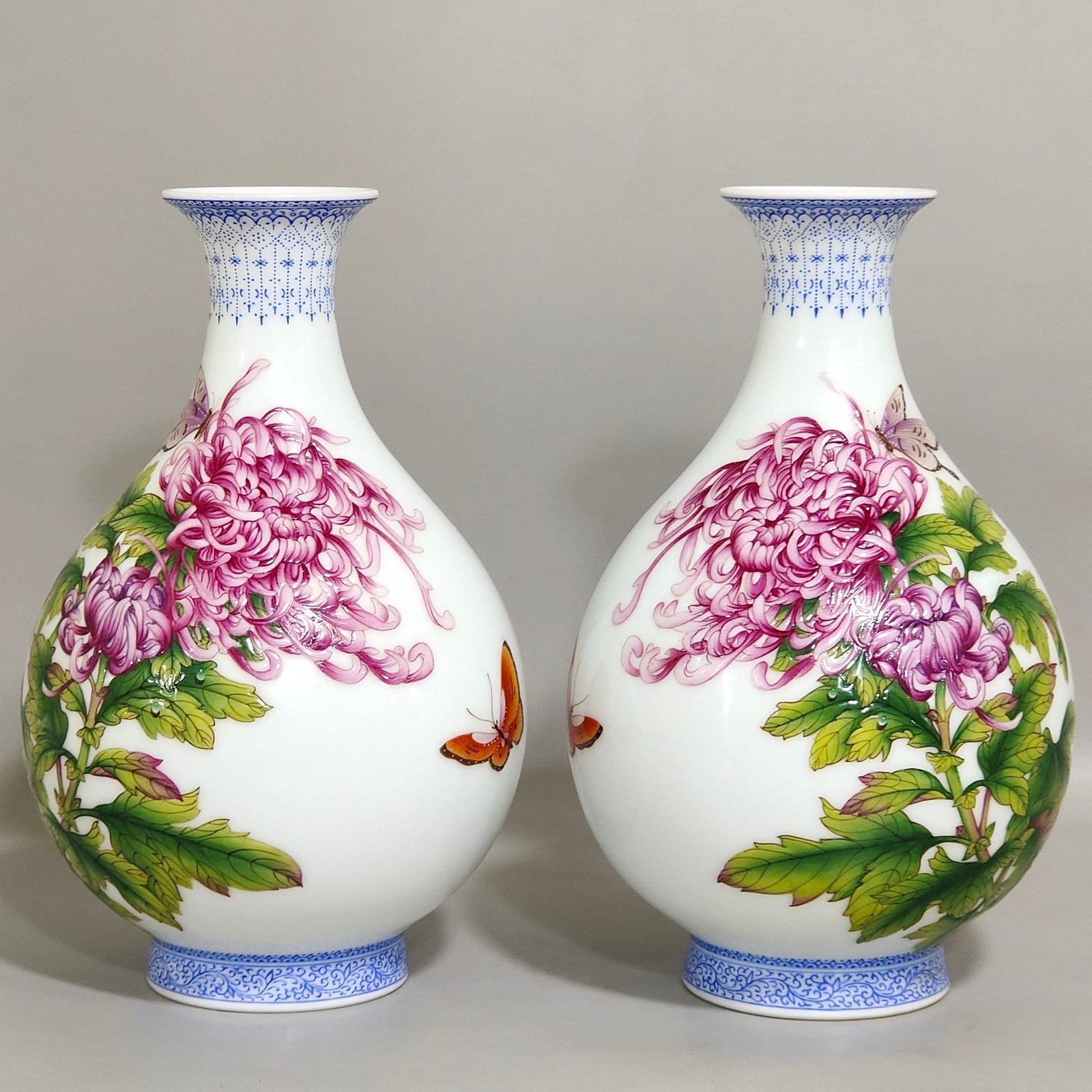 Qing Dynasty Qianlong Castiglione enamel chrysanthemum poem jade pot spring vase
