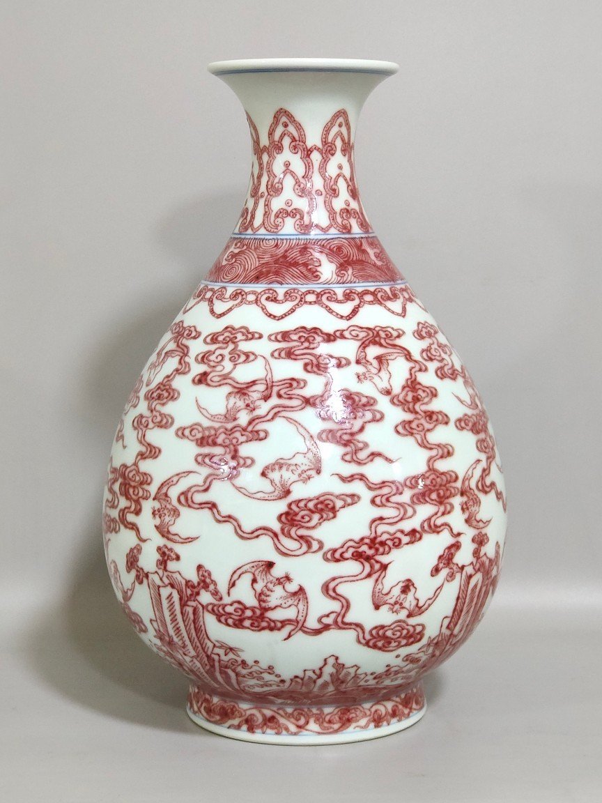 Qing Dynasty Qianlong underglaze red Fushan Shouhai jade pot spring vase