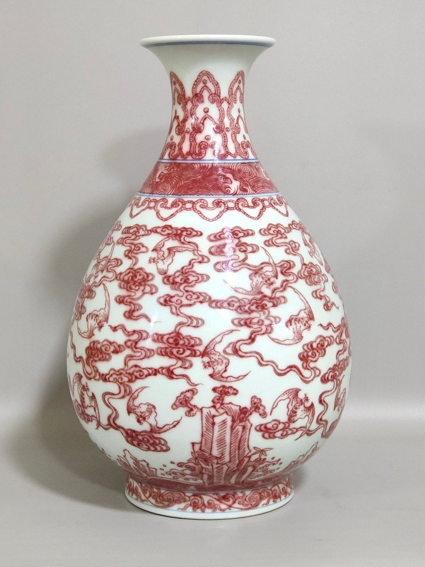 Qing Dynasty Qianlong underglaze red Fushan Shouhai jade pot spring vase