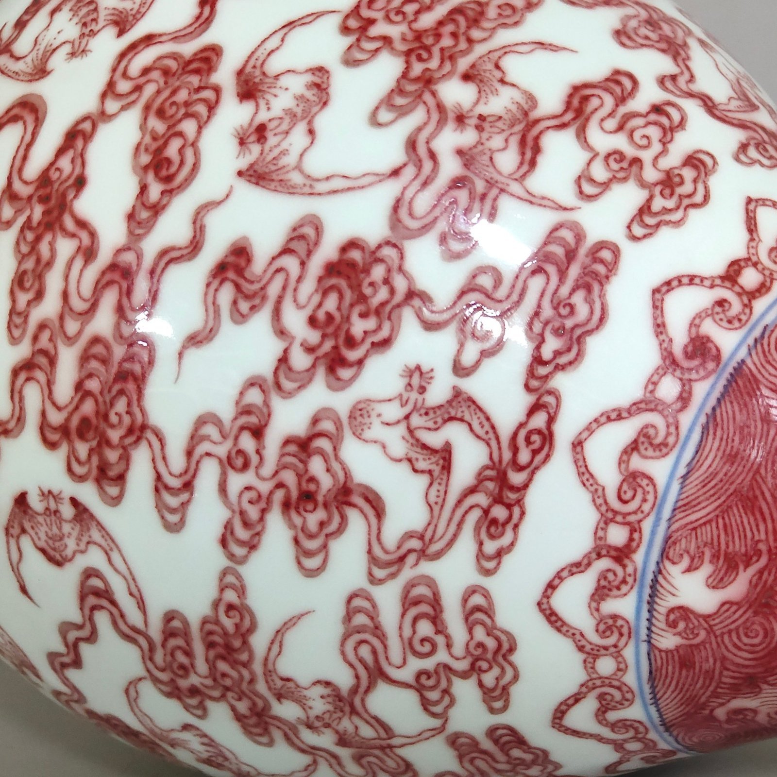 Qing Dynasty Qianlong underglaze red Fushan Shouhai jade pot spring vase