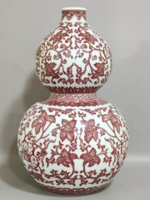 Qing Dynasty Qianlong underglaze red Fulu Wandai gourd vase
