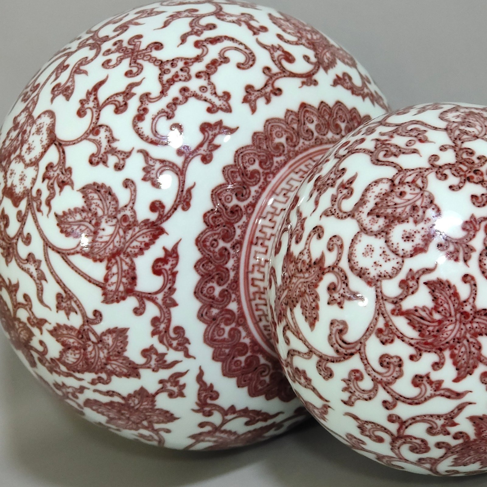 Qing Dynasty Qianlong underglaze red Fulu Wandai gourd vase