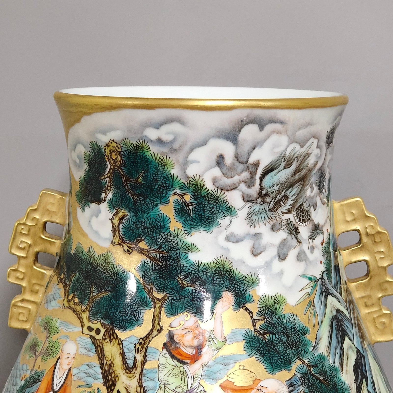 Qing Dynasty Qianlong Jindi Eighteen Arhat amphorae