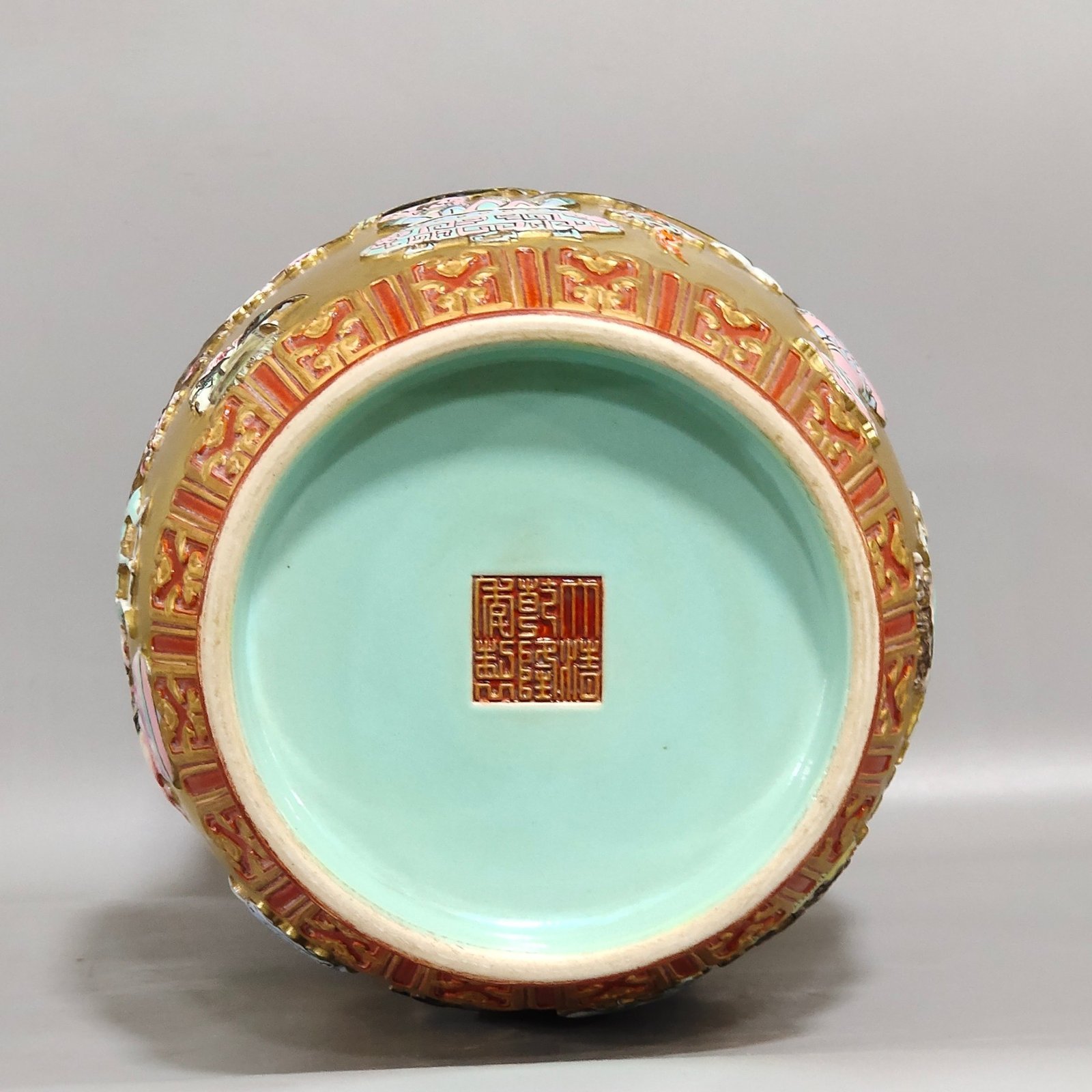 Qing Dynasty Qianlong gold tea jar with Bogu pattern