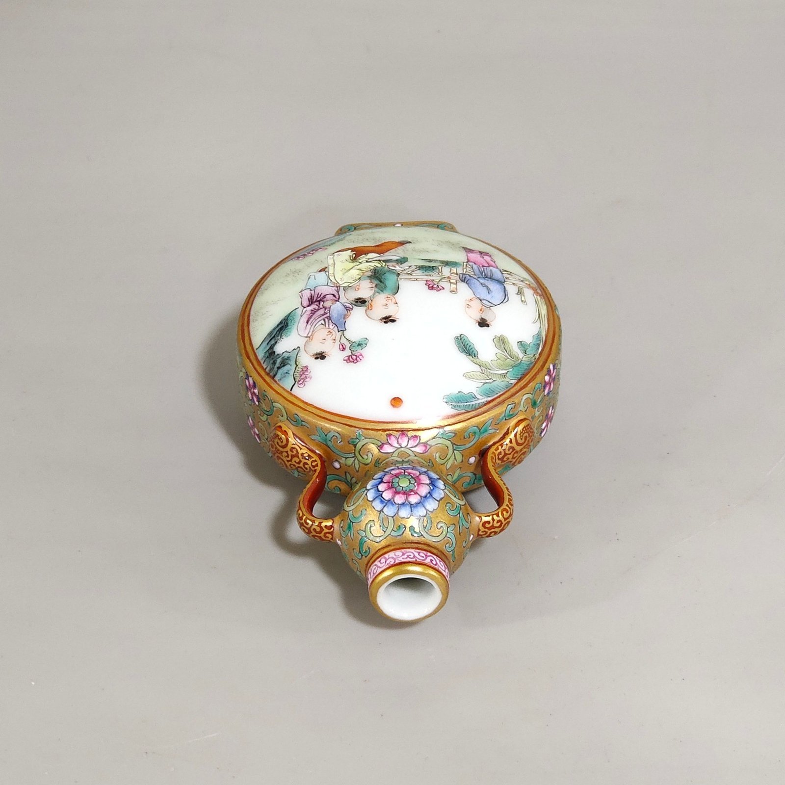 Qing Dynasty Qianlong Golden Baby Play Picture Small Ribbon Gourd