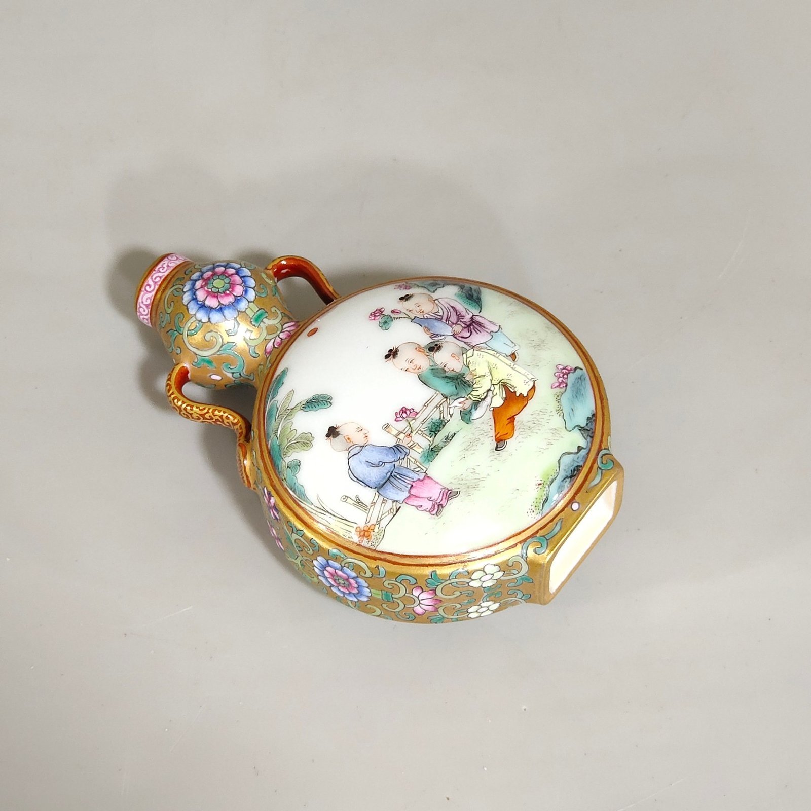 Qing Dynasty Qianlong Golden Baby Play Picture Small Ribbon Gourd