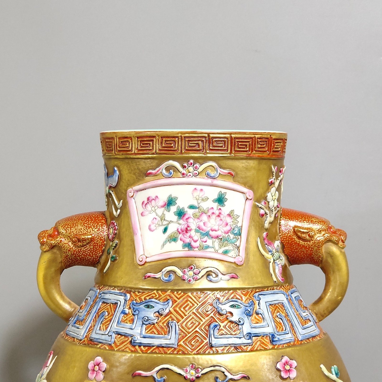 Qing Dynasty Qianlong gold plated window quail reed wild goose and elephant ear vase