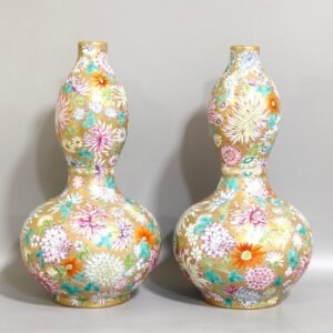 Qing Dynasty Qianlong Golden chrysanthemum gourd vase