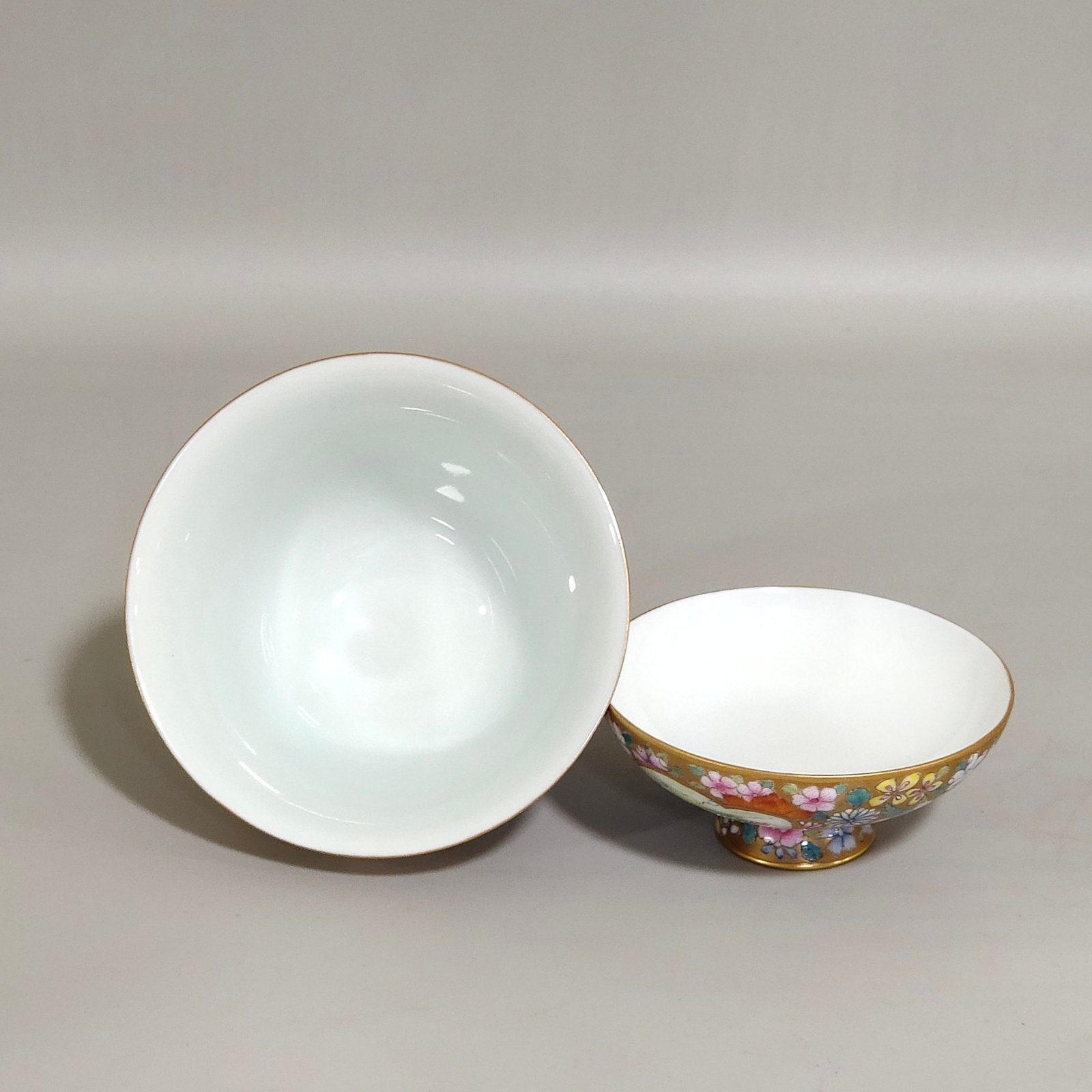 Qing Dynasty Qianlong a gold bottomed boy’s bowl with a hundred flowers and a window
