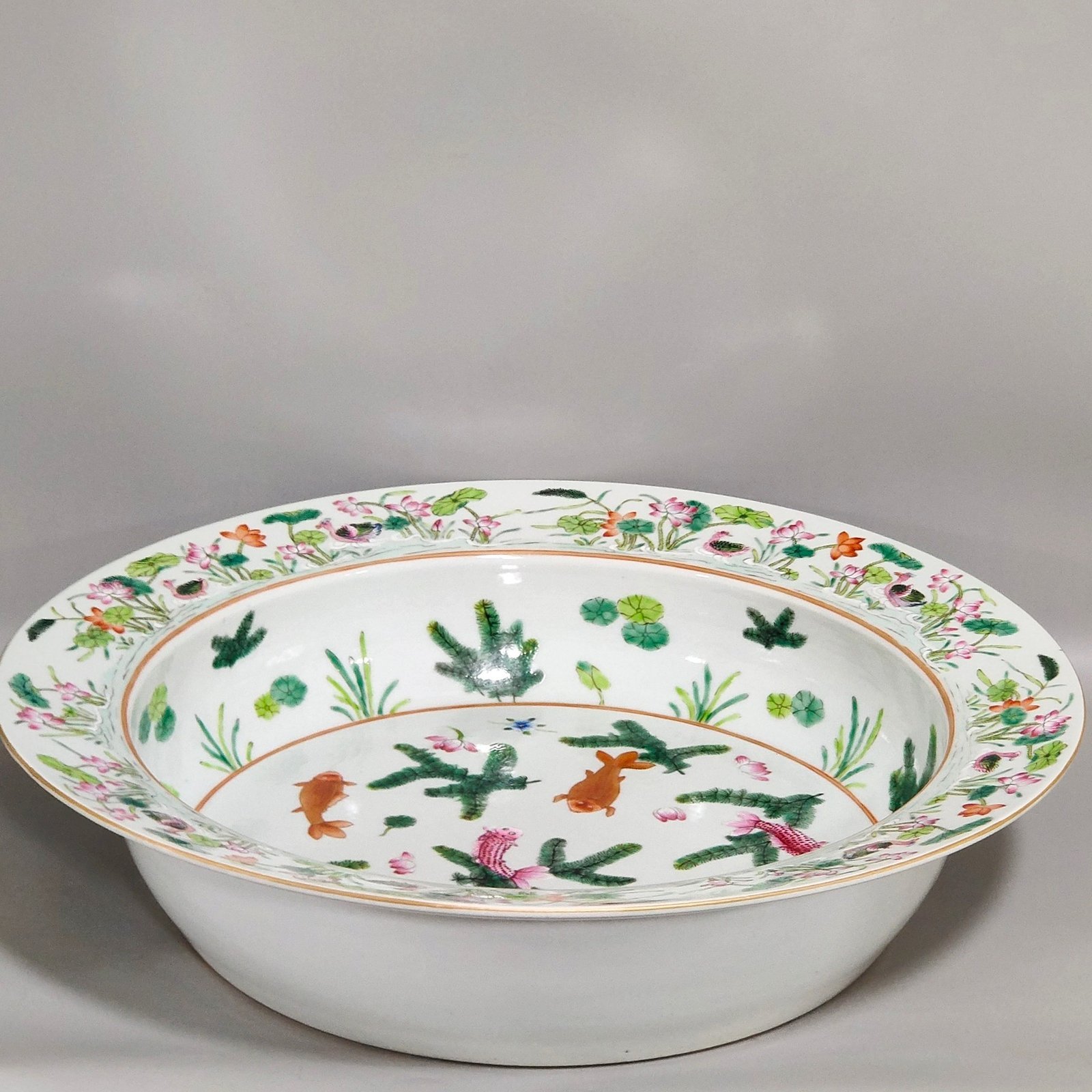 Qing Dynasty Qianlong goldfish Mantang washbasin