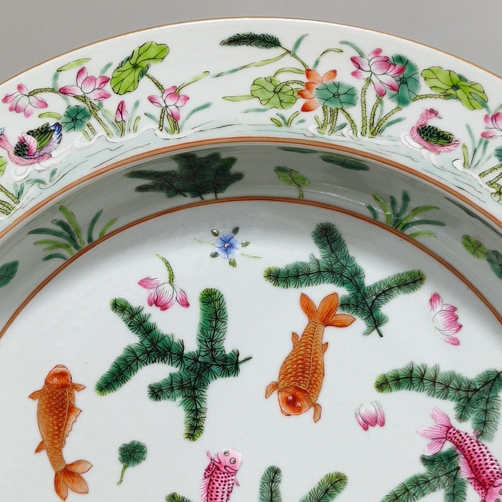 Qing Dynasty Qianlong goldfish Mantang washbasin