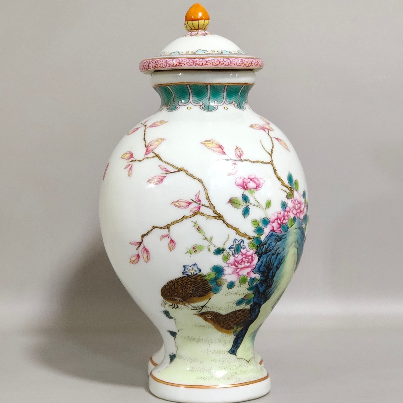 Qing Dynasty Qianlong icing on the cake twin conjoined lid jars inscribed with poems