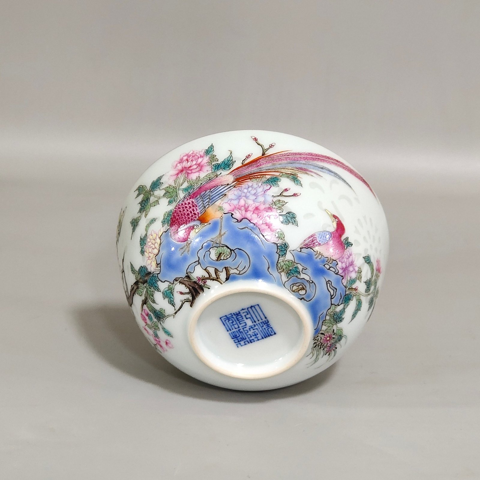 Qing Dynasty Qianlong icing on the cake exquisite poem inscribed cup