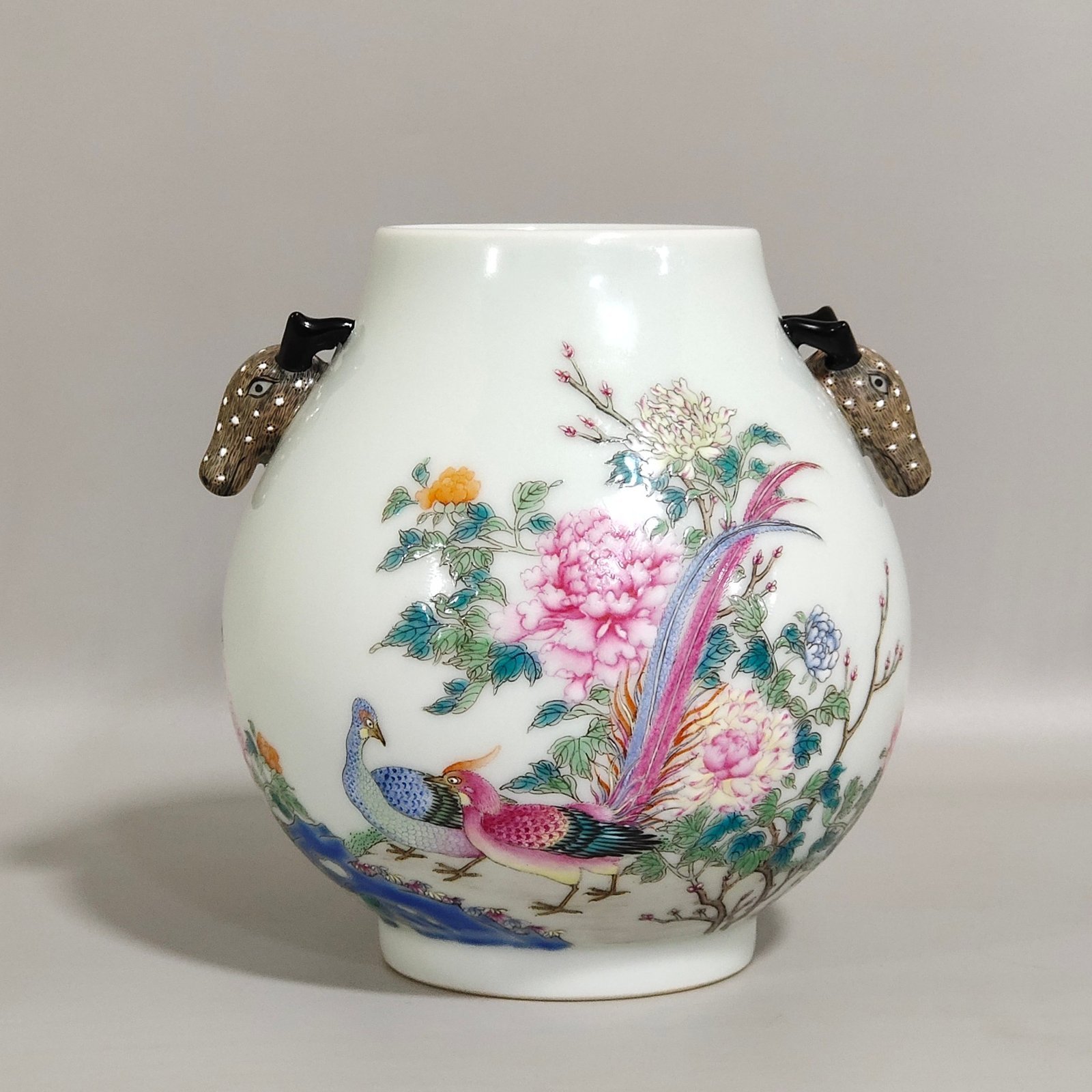 Qing Dynasty Qianlong The icing on the cake is a deer headed statue