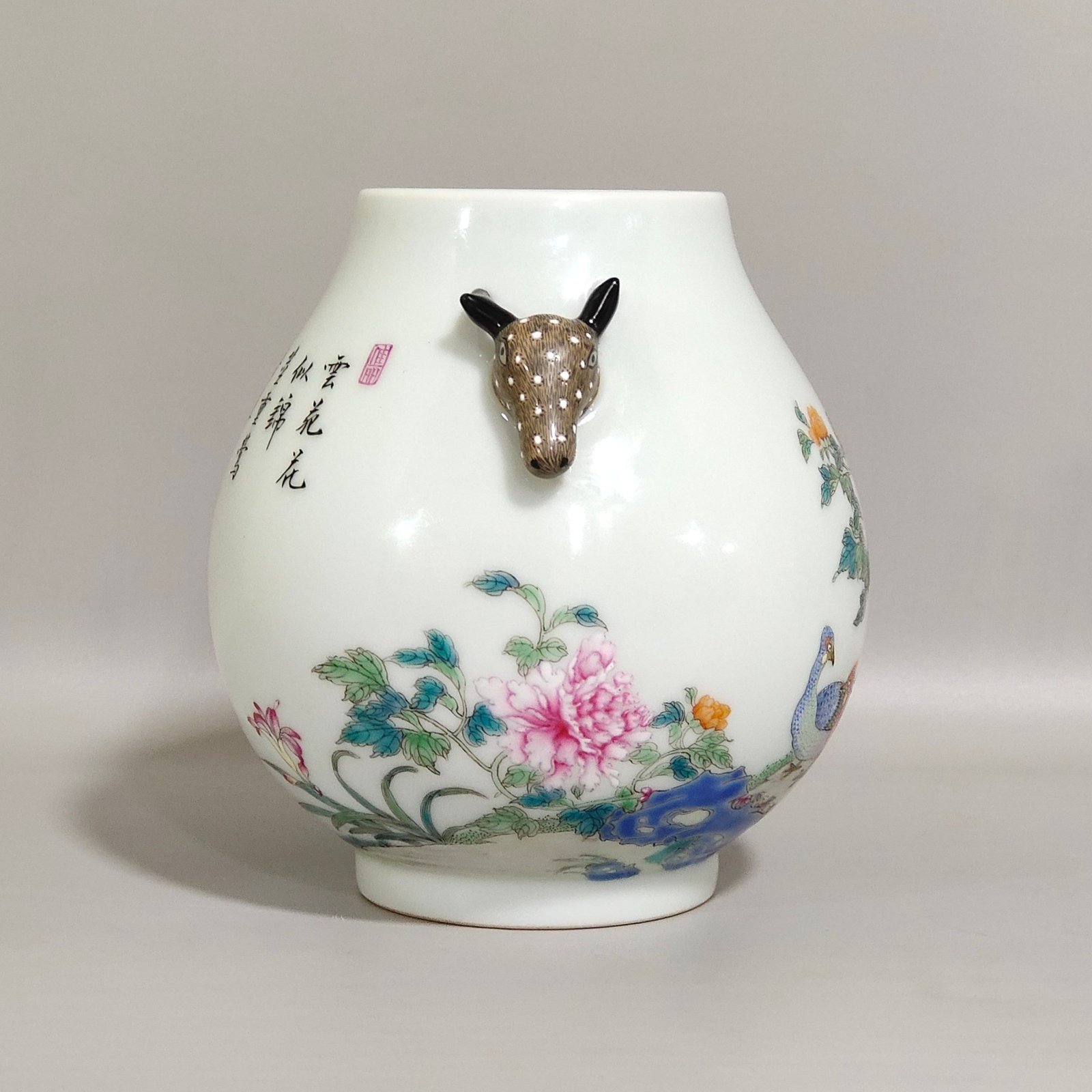Qing Dynasty Qianlong The icing on the cake is a deer headed statue